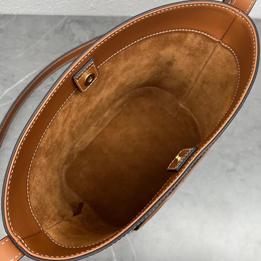 Túi Xách Nữ Cuir Triomphe 198243 Màu Nâu