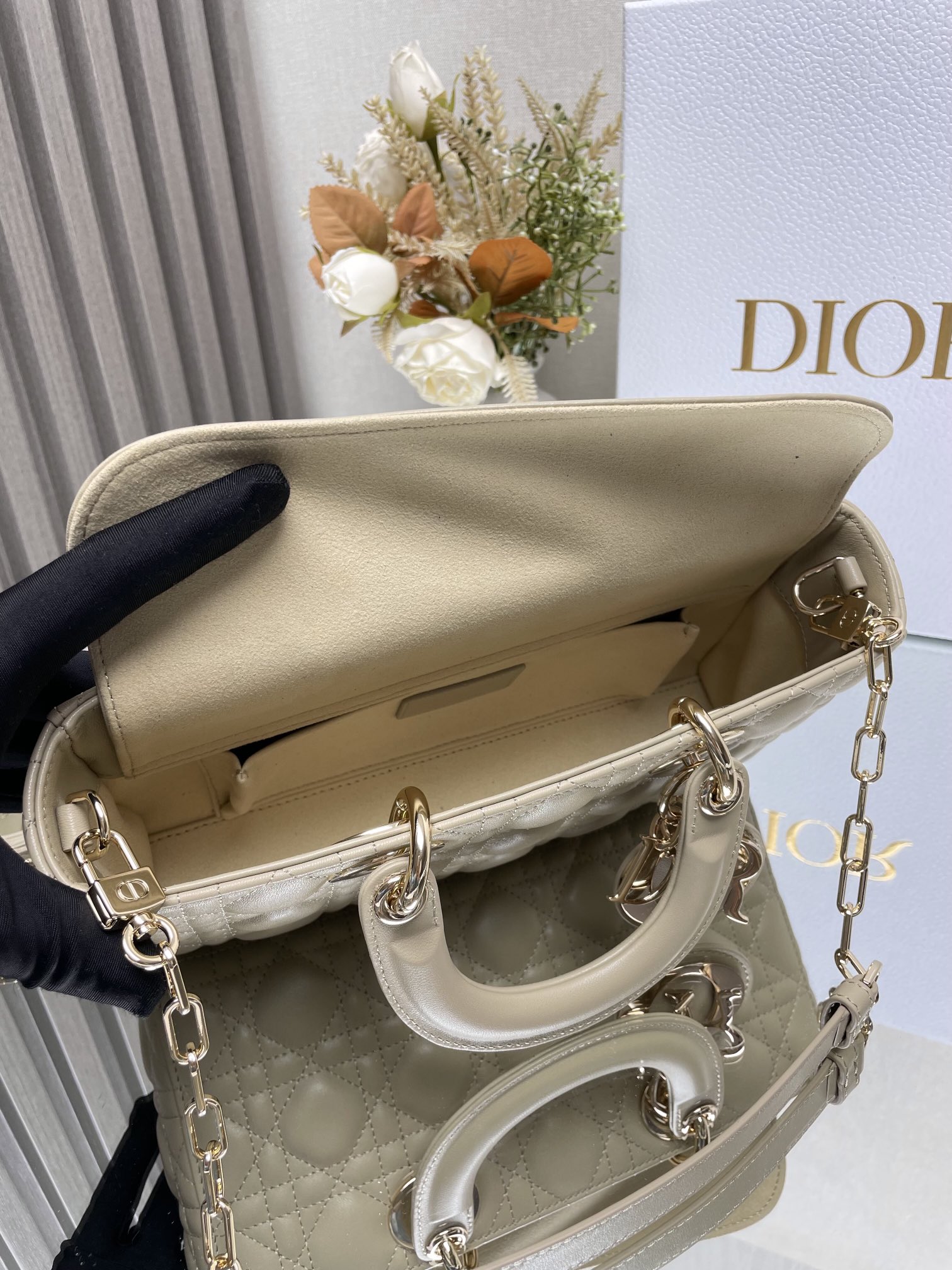 Túi Xách Tay Dior D-Joy Nữ Màu Be