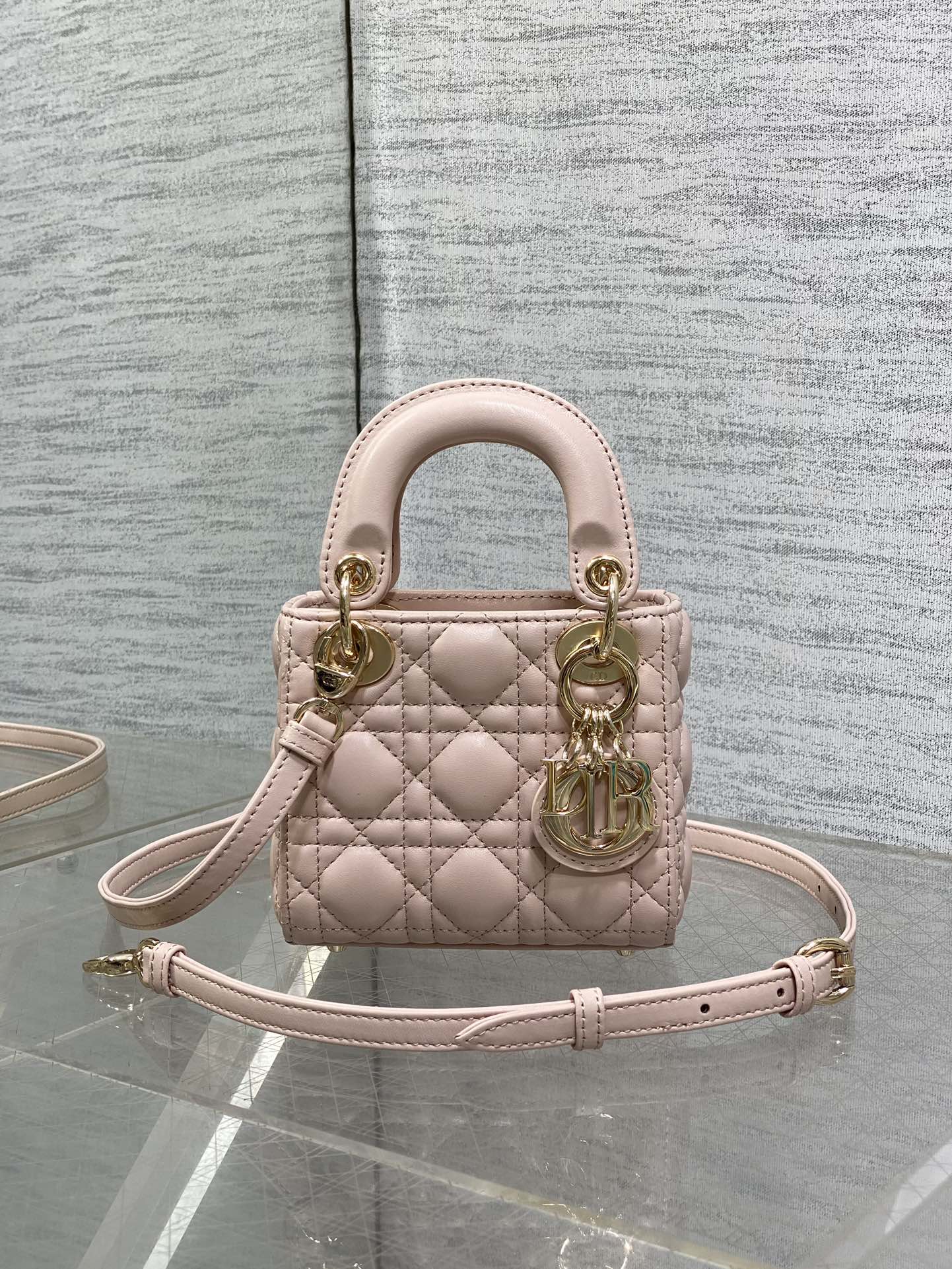 Túi Xách Nữ Lady Dior Mini Màu Hồng