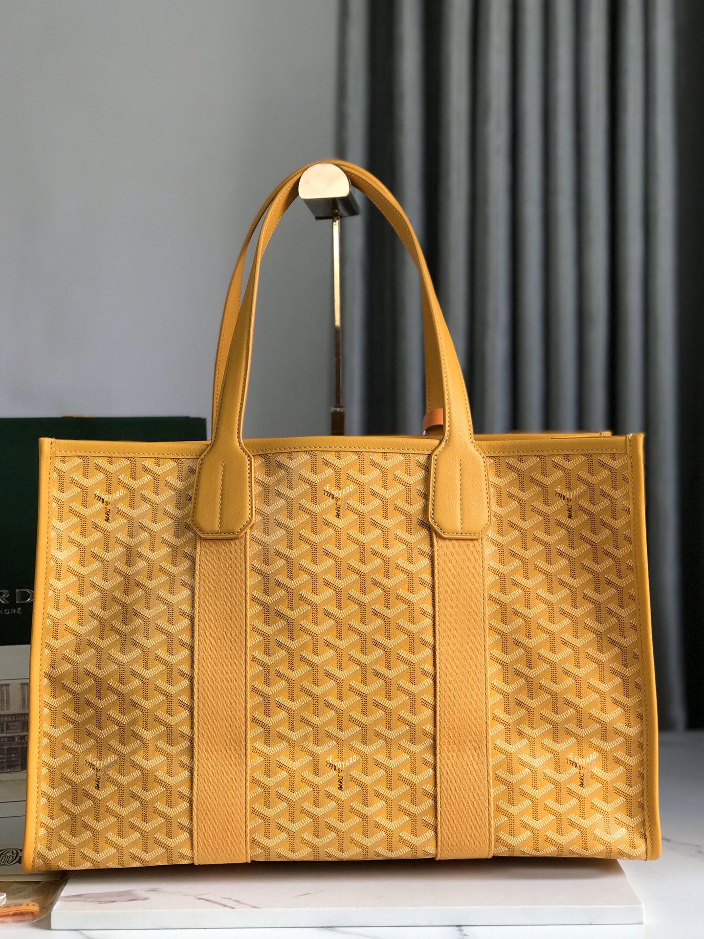 Goyard Villette 8088 (yellow)