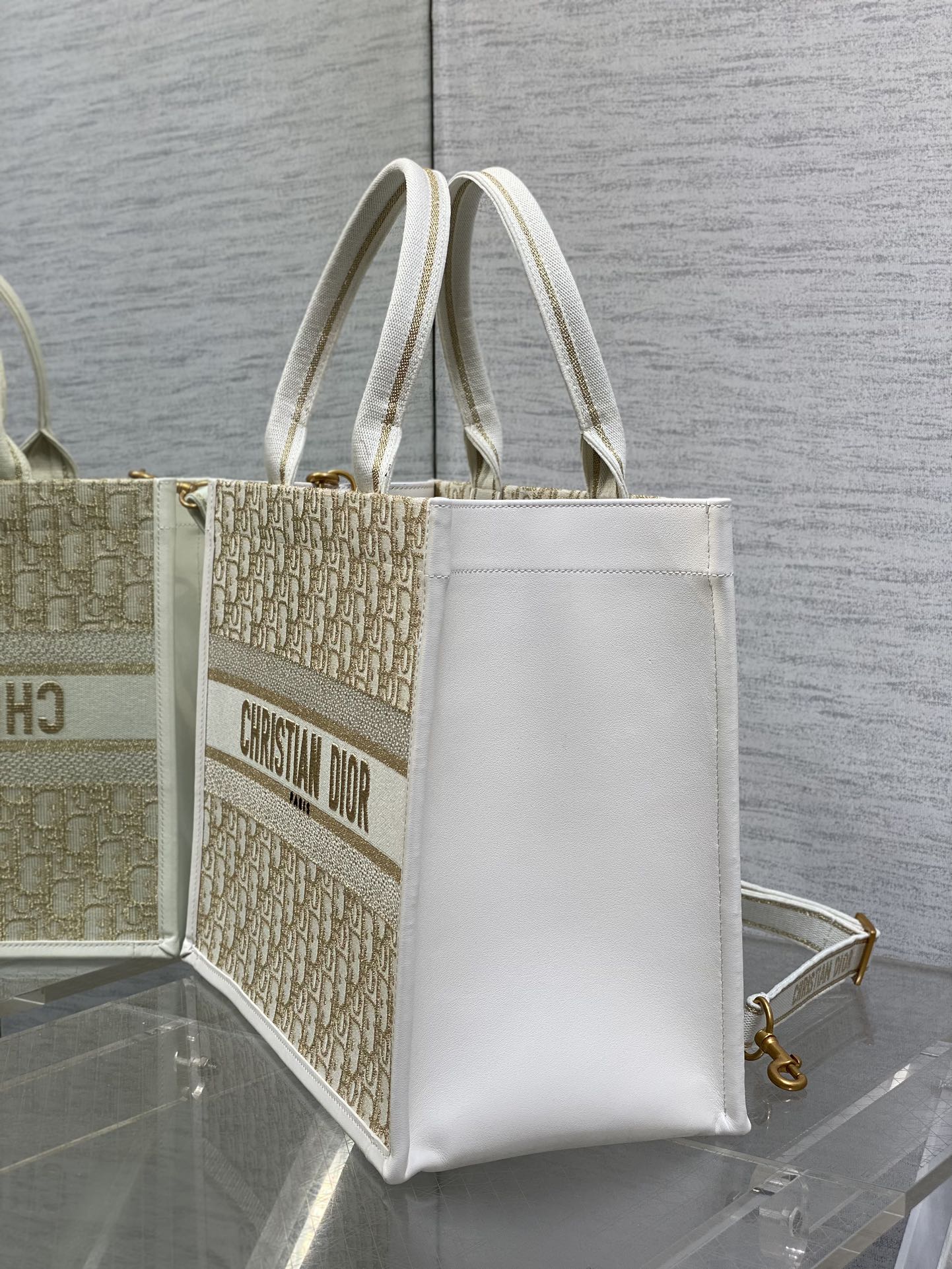 Túi xách Dior tote màu trắng 36