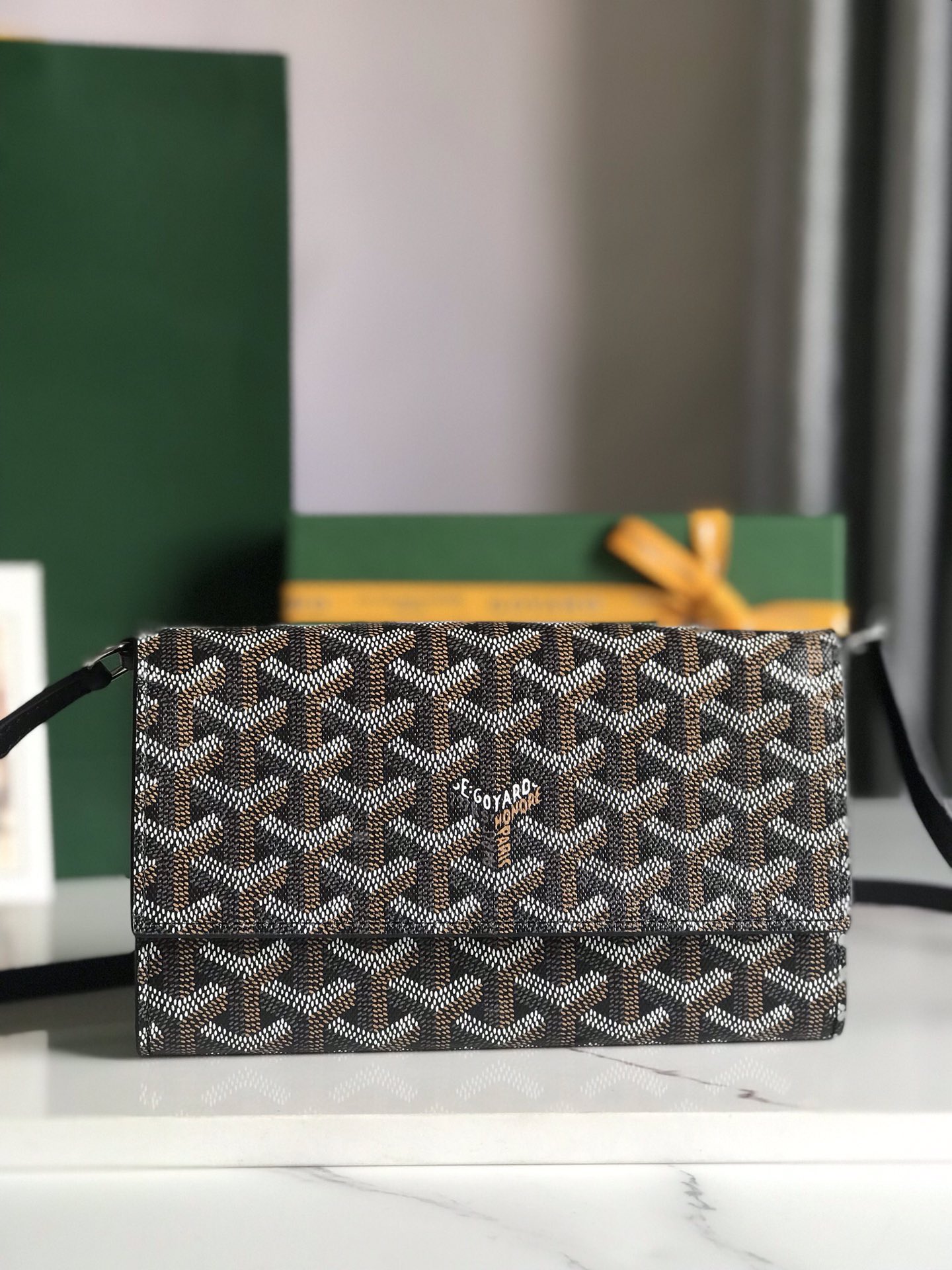 Goyard Varenne M8118 (brown)