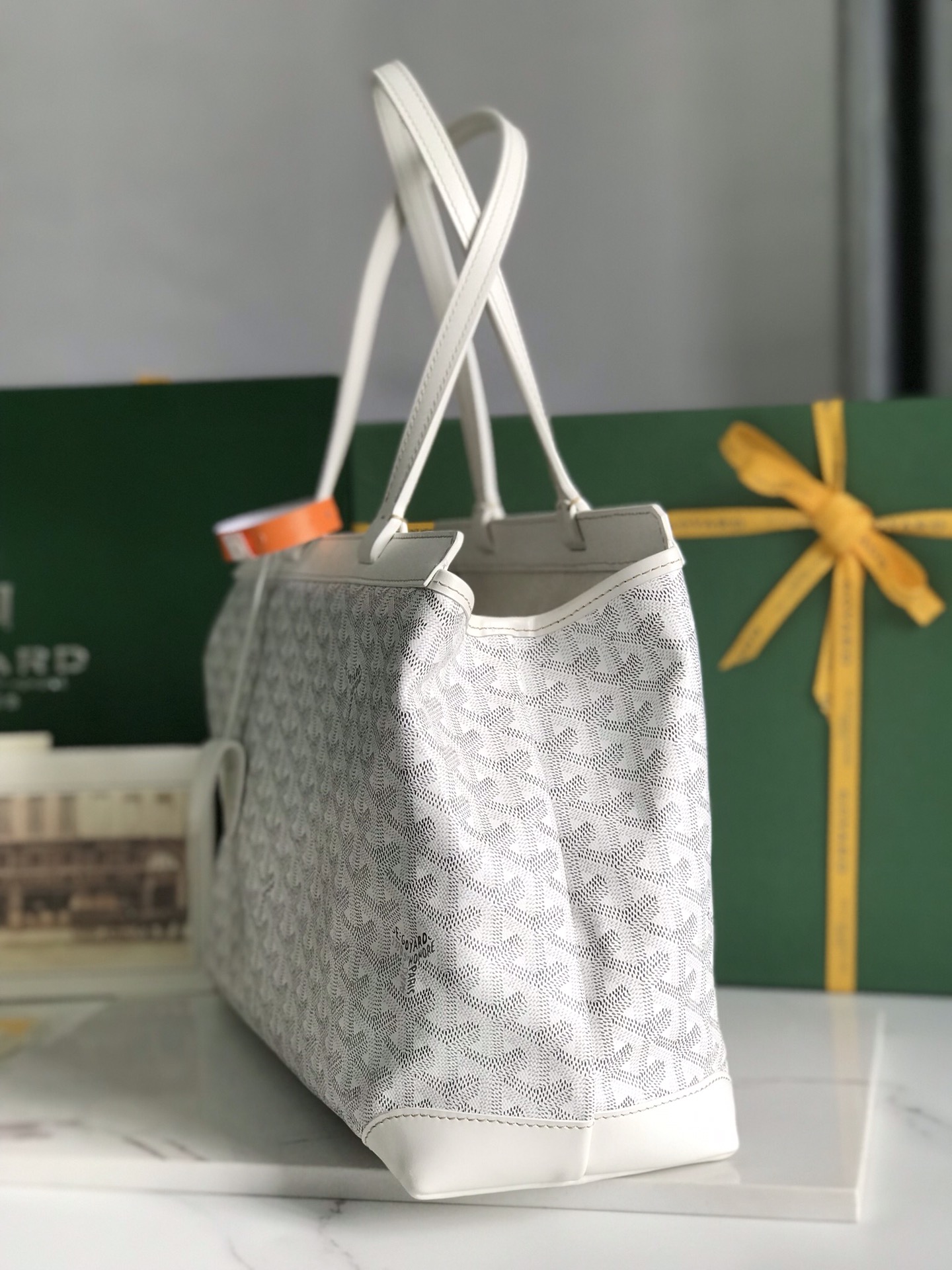 Goyard bellechasse 8031 (white)