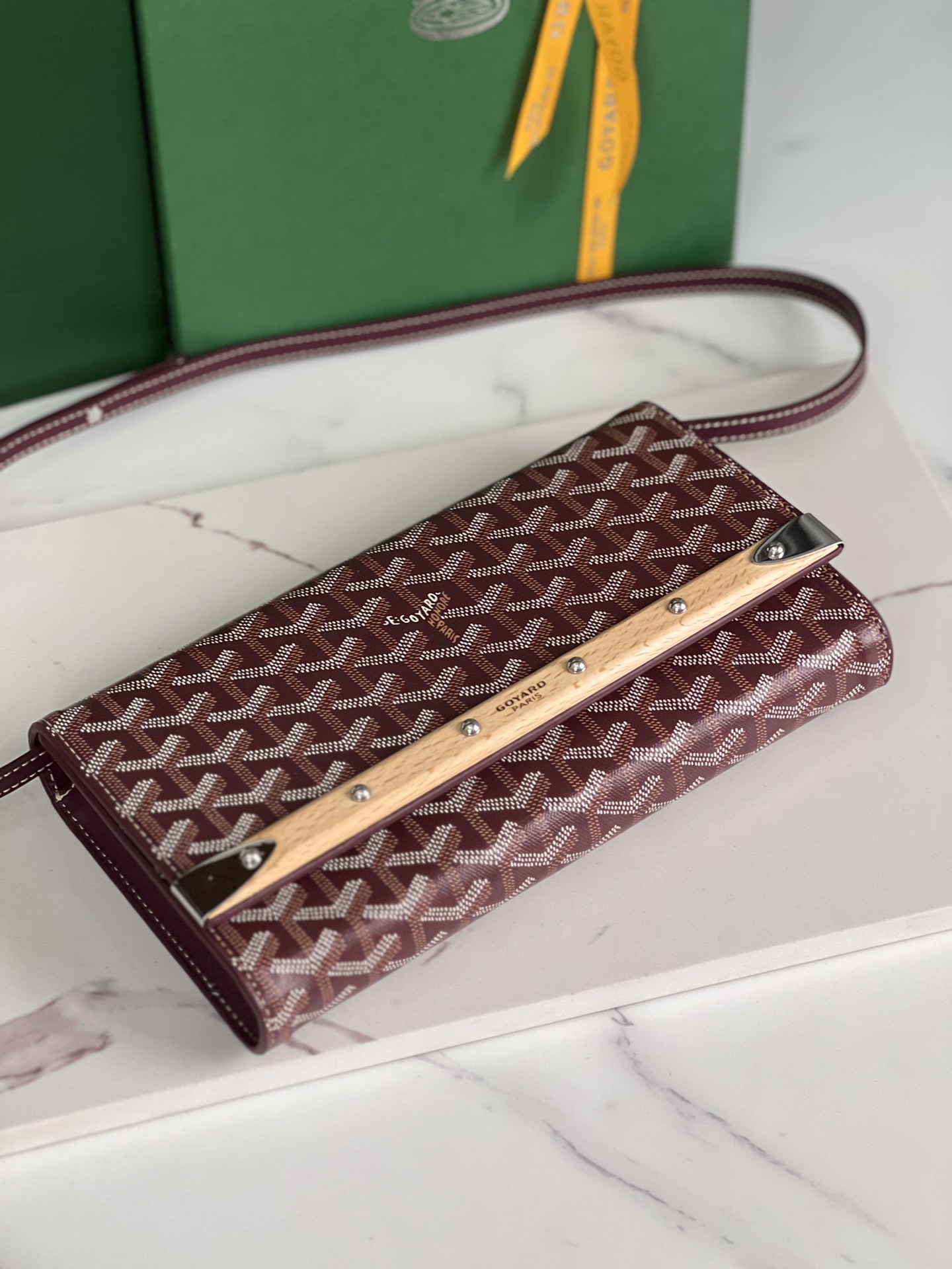 Goyard Monte-Carlo 8812 (red)
