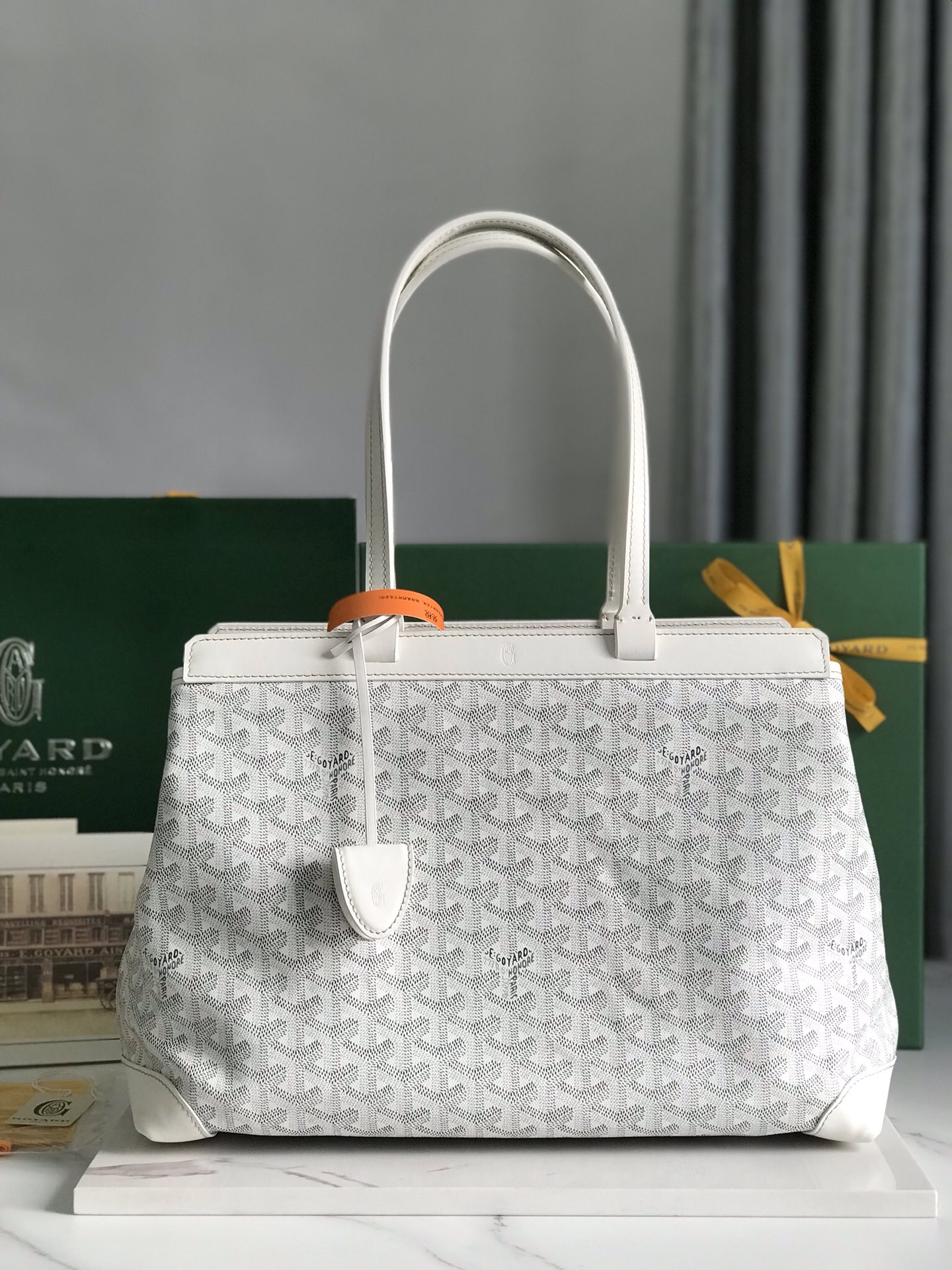 Goyard bellechasse 8031 (white)