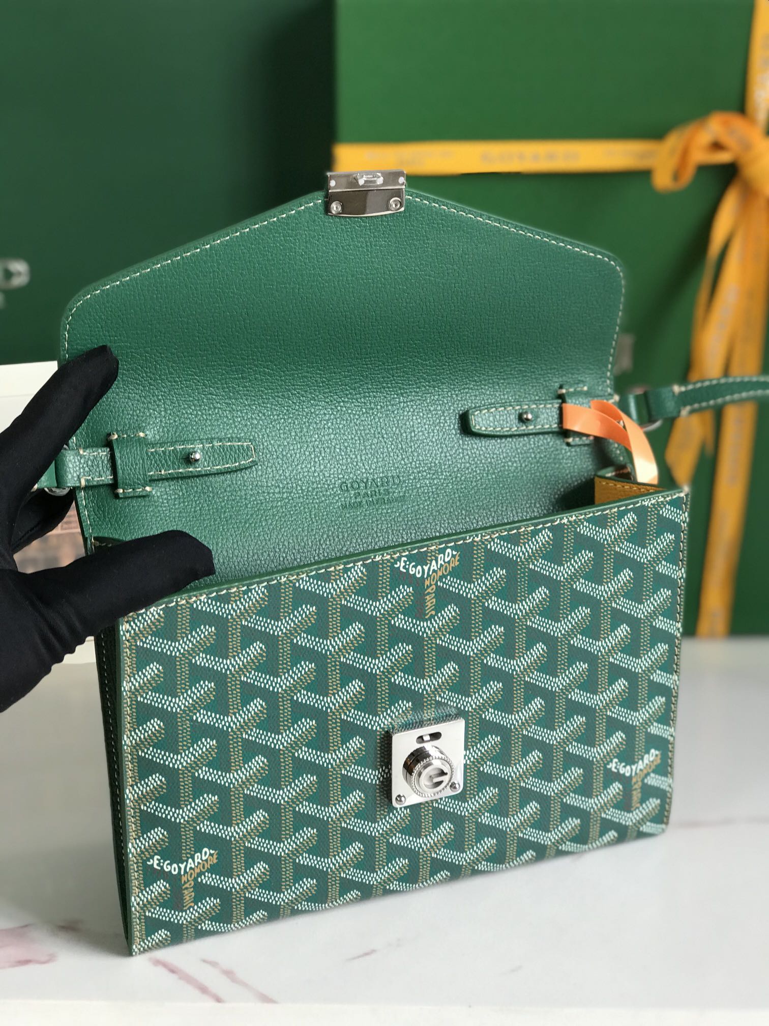 Goyard  Chypre Pouch-Wallet  8218 (rgreen)
