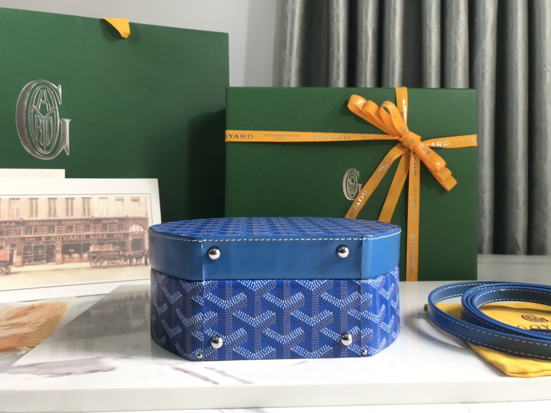 Goyard Alto 8115 (blue)