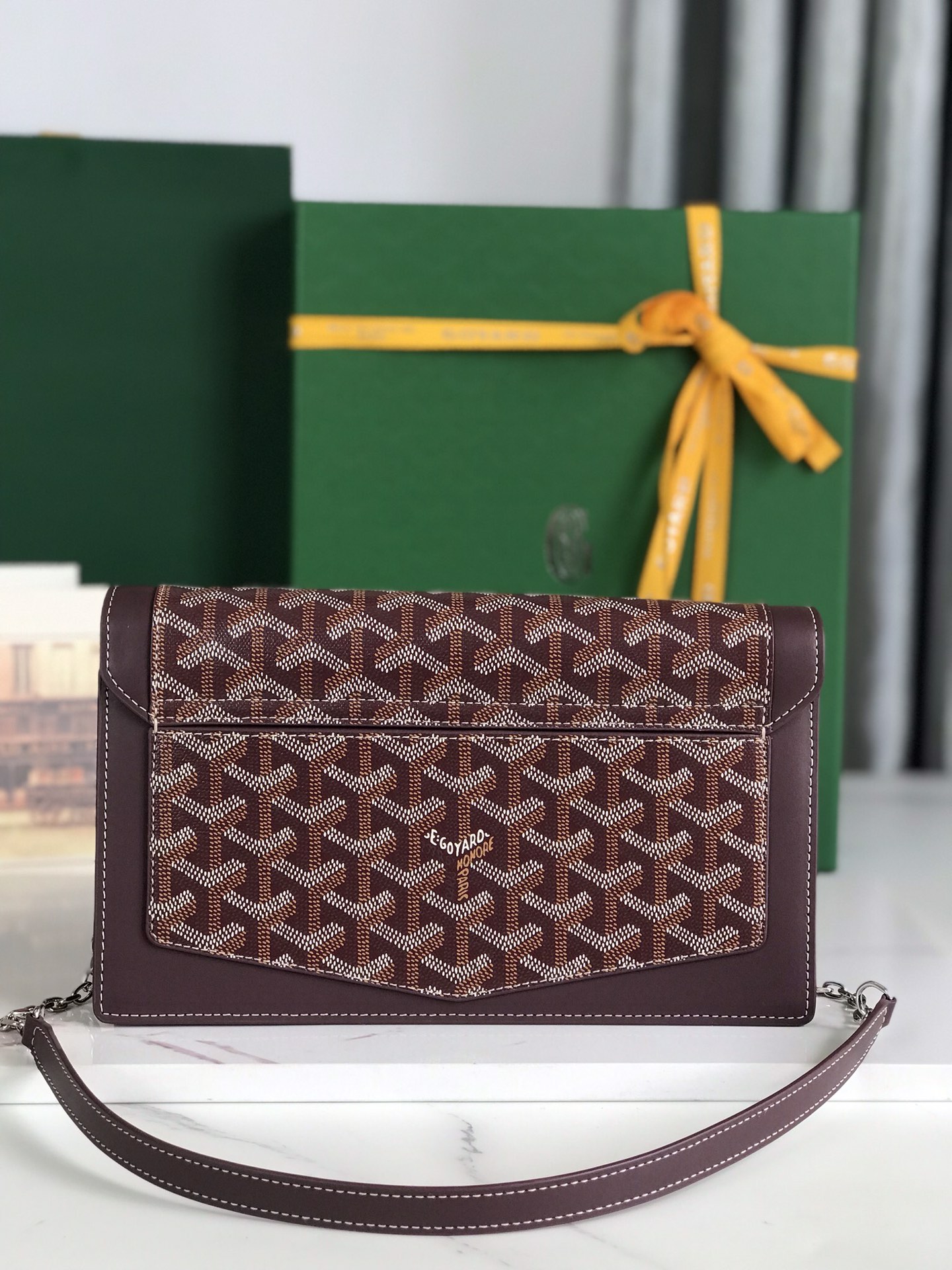 Goyard Duchesse Marie-Caroline 1100 (red)