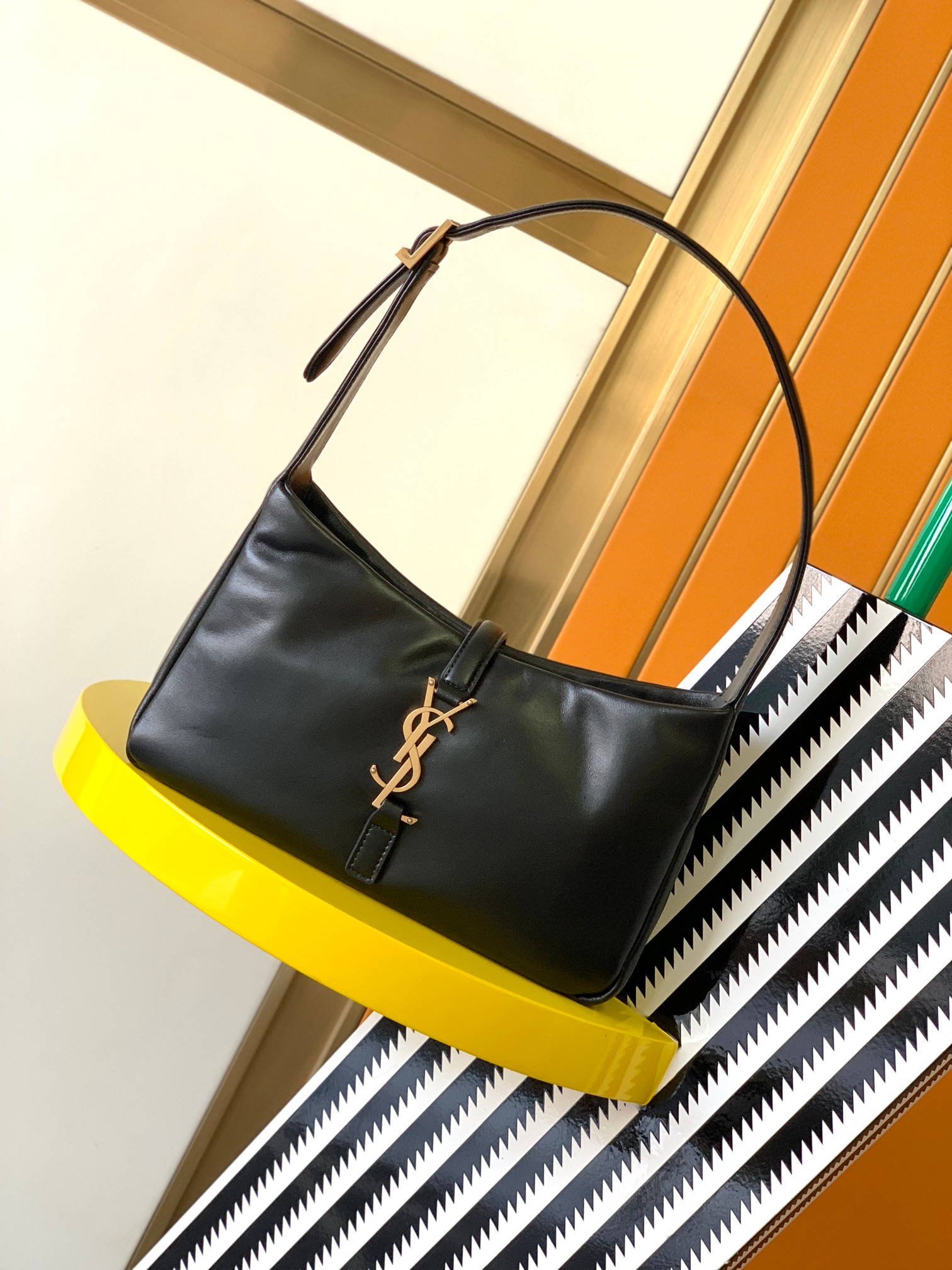 YSL LE 5A7 657228 (Black)