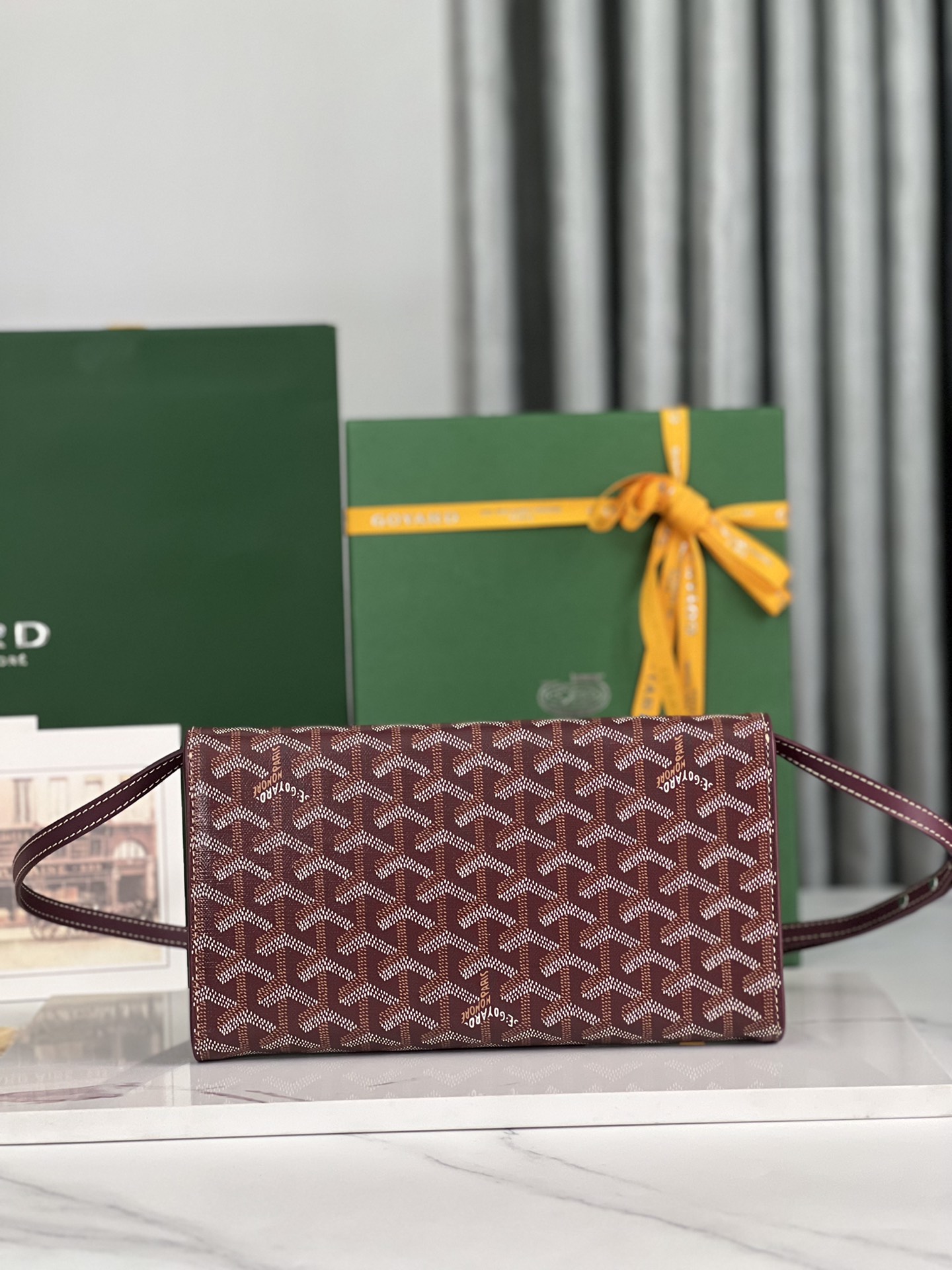 Goyard Monte-Carlo 8812 (red)