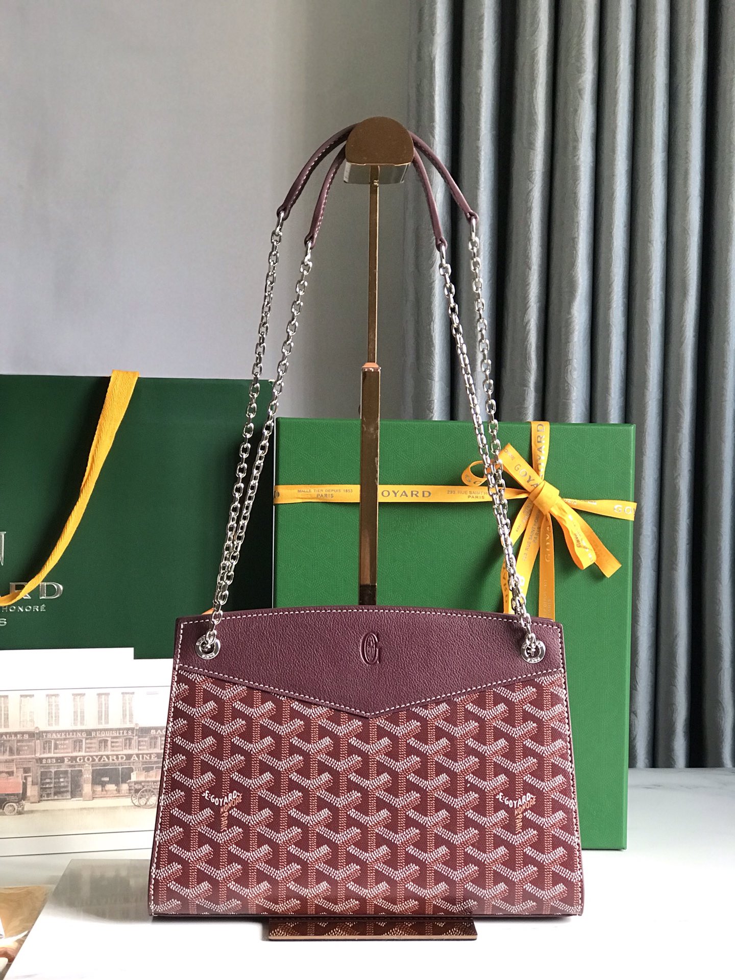 Goyard Rouette 8819 (red)