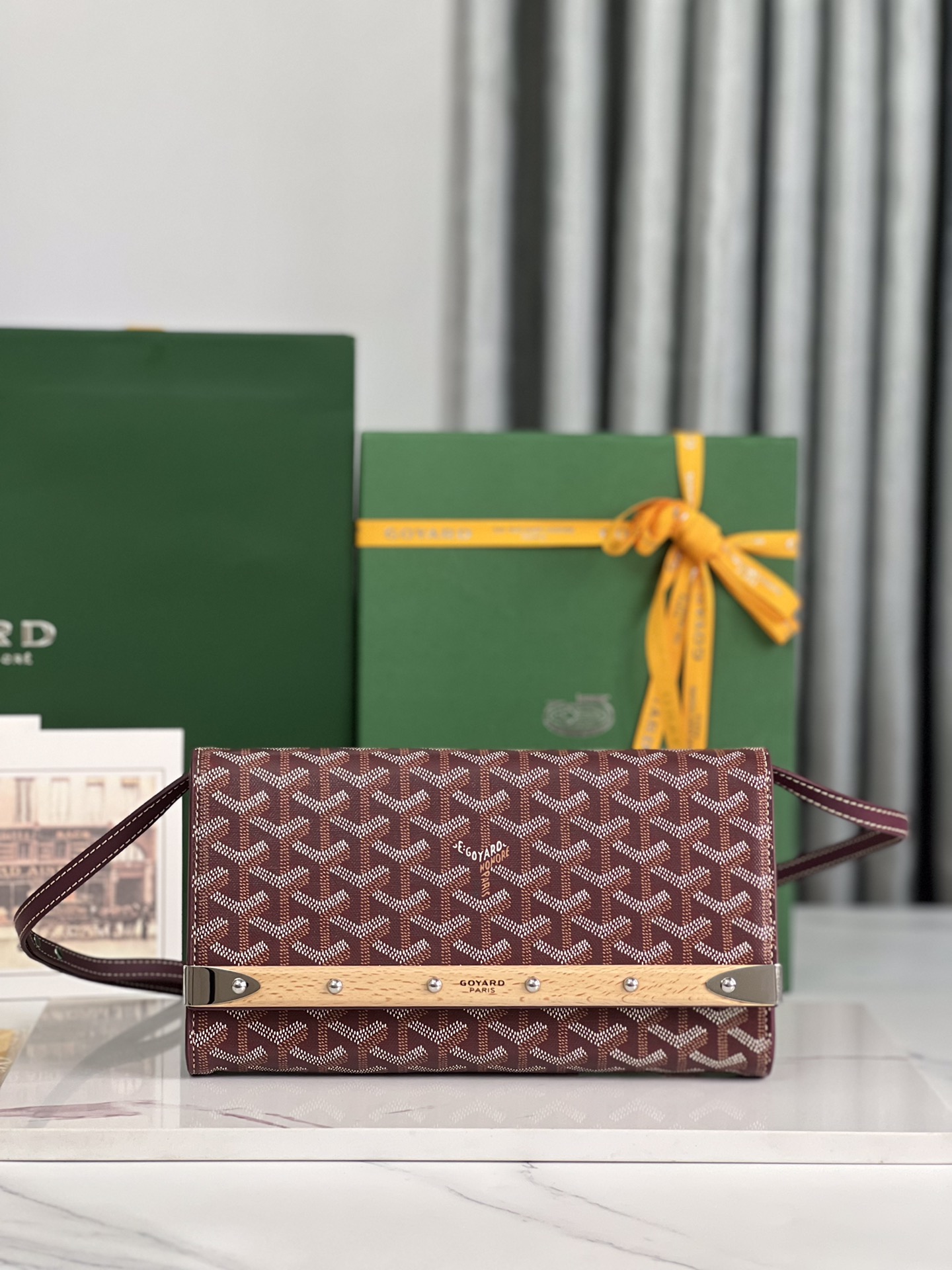 Goyard Monte-Carlo 8812 (red)