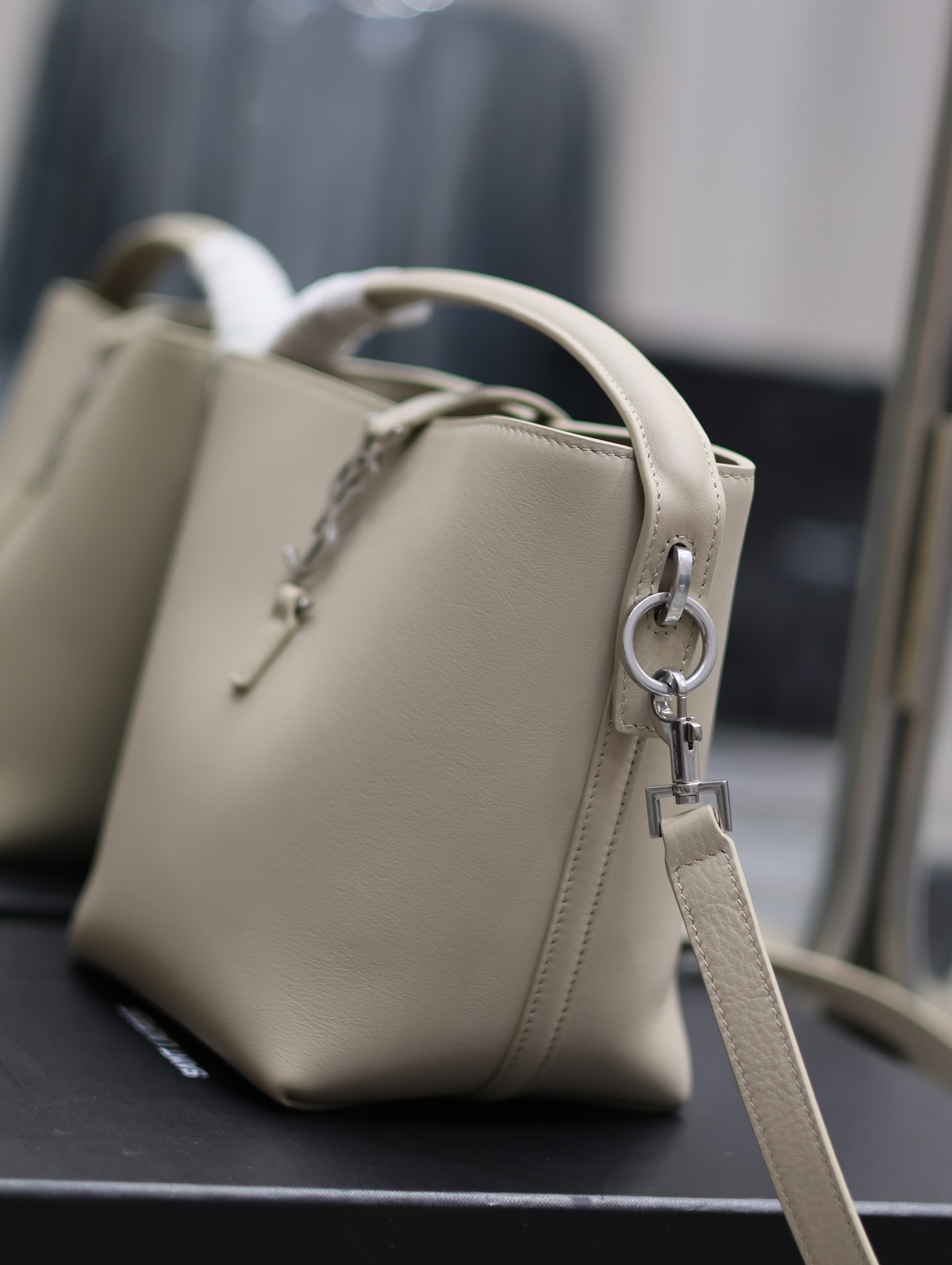 YSL LE37 749036 (Beige)