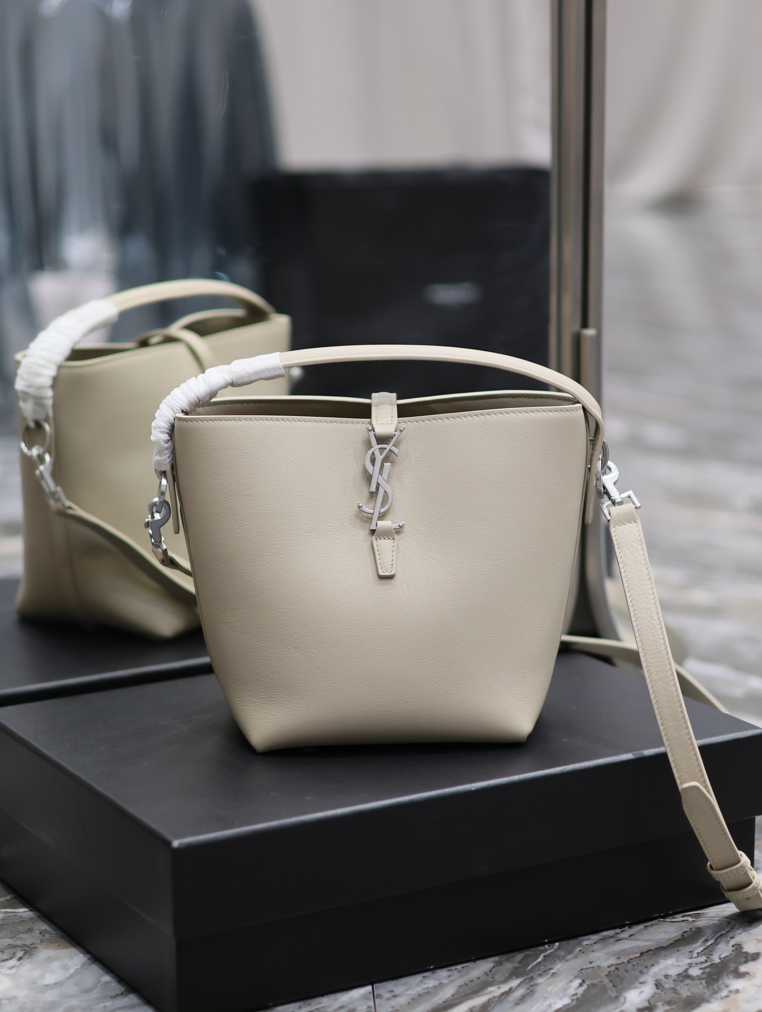 YSL LE37 749036 (Beige)