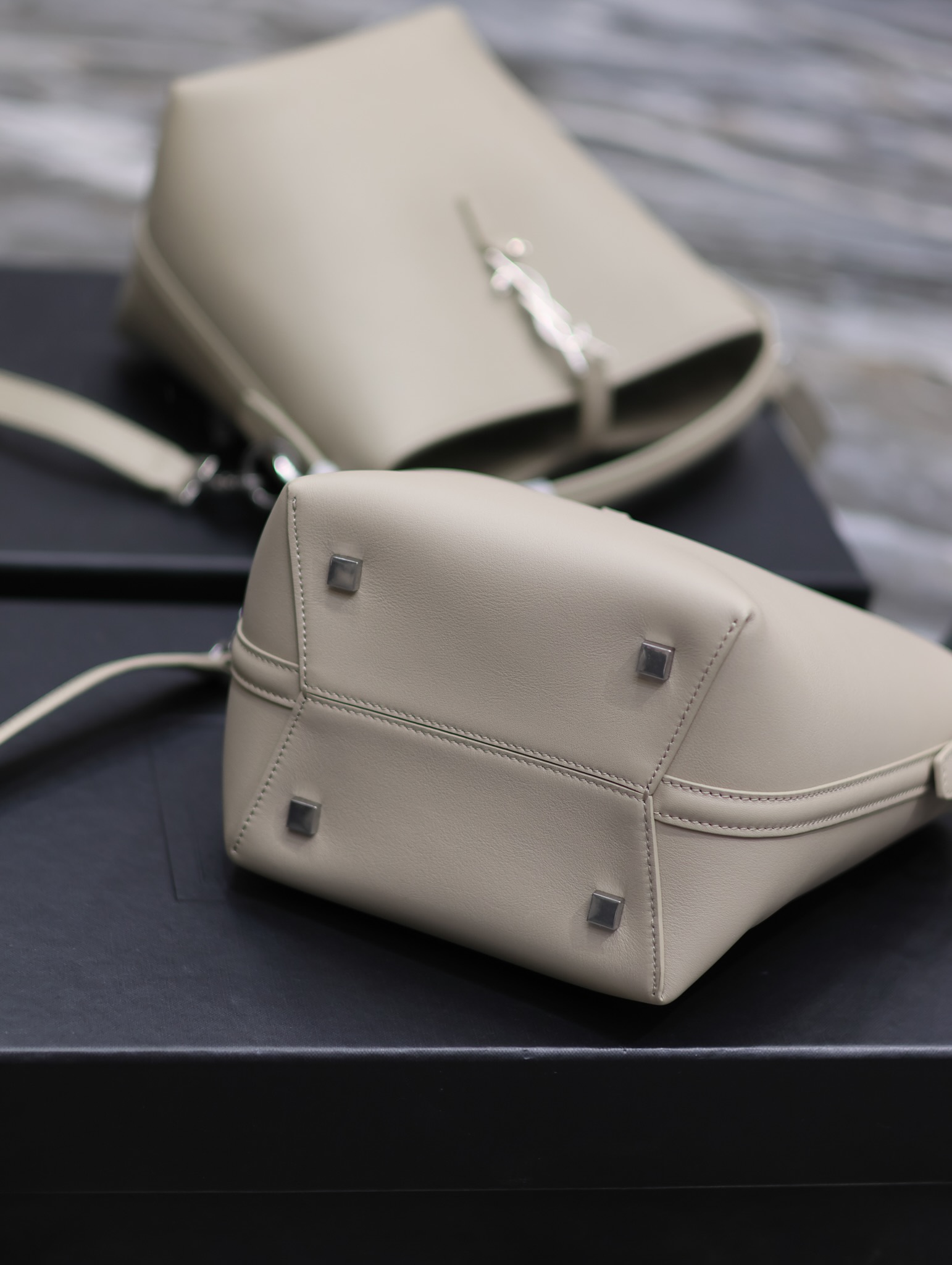 YSL LE37 749036 (Beige)