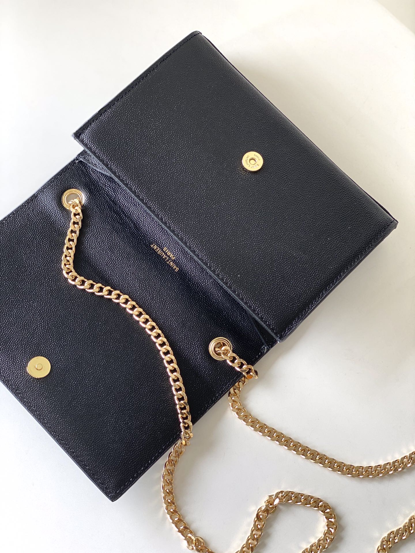 Túi Xách Nữ YSL KATE 377629 Màu Đen Khóa Vàng