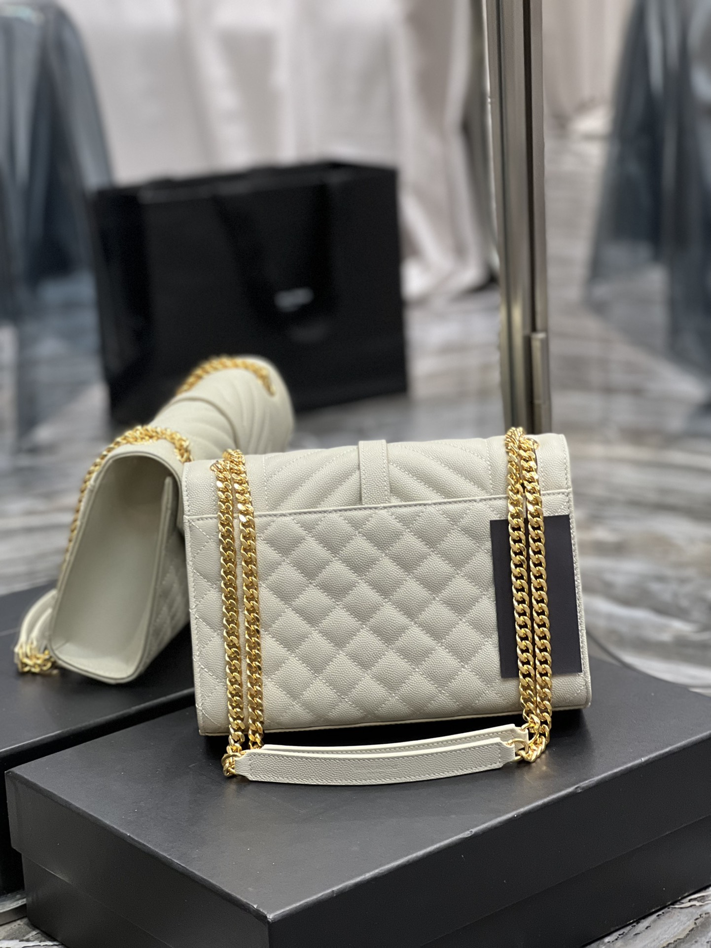Túi Xách YSL ENVELOPPE 392739  Màu Trắng