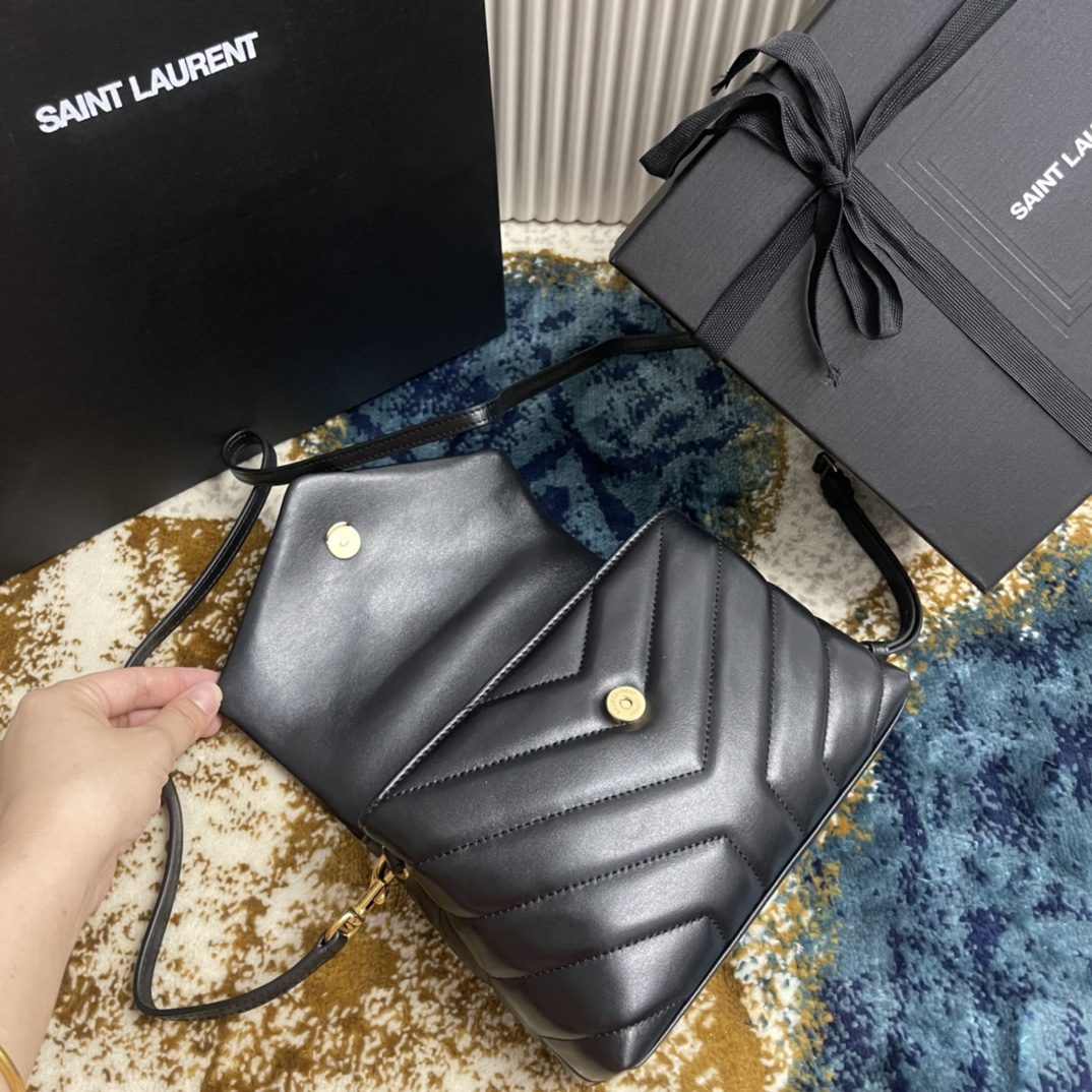 Túi Xách YSL Loulou 392255 Màu Đen Khóa Vàng