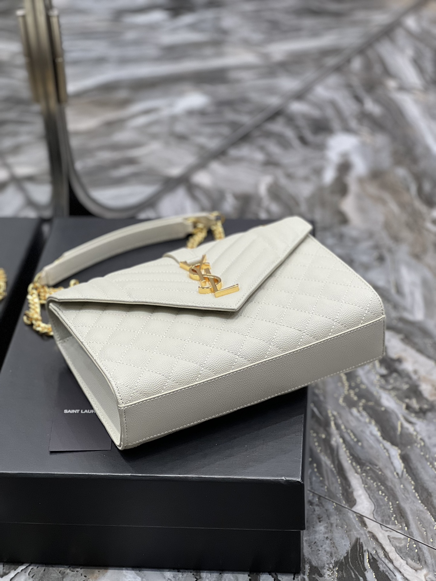 Túi Xách YSL ENVELOPPE 392739  Màu Trắng