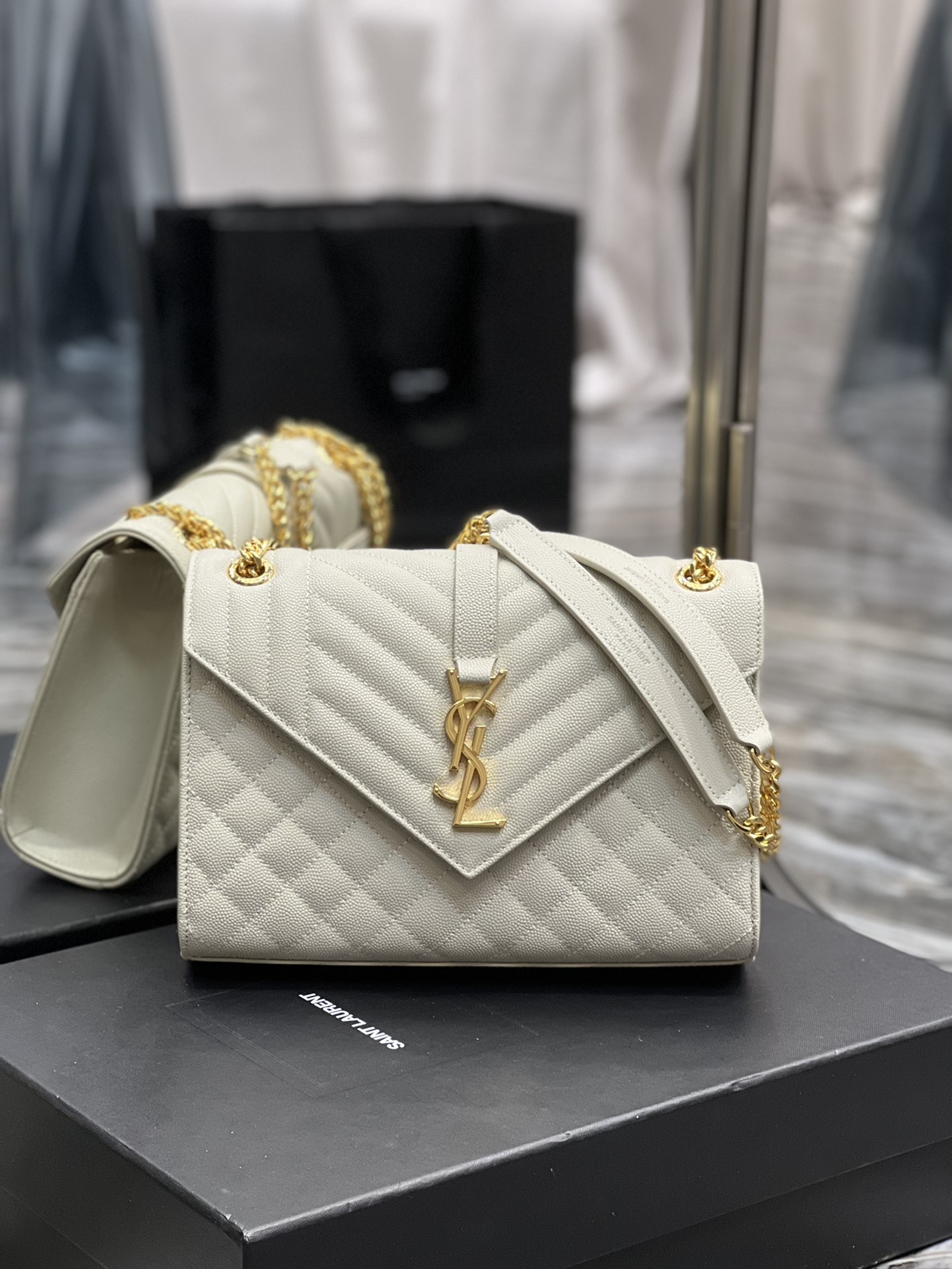 Túi Xách YSL ENVELOPPE 392739  Màu Trắng