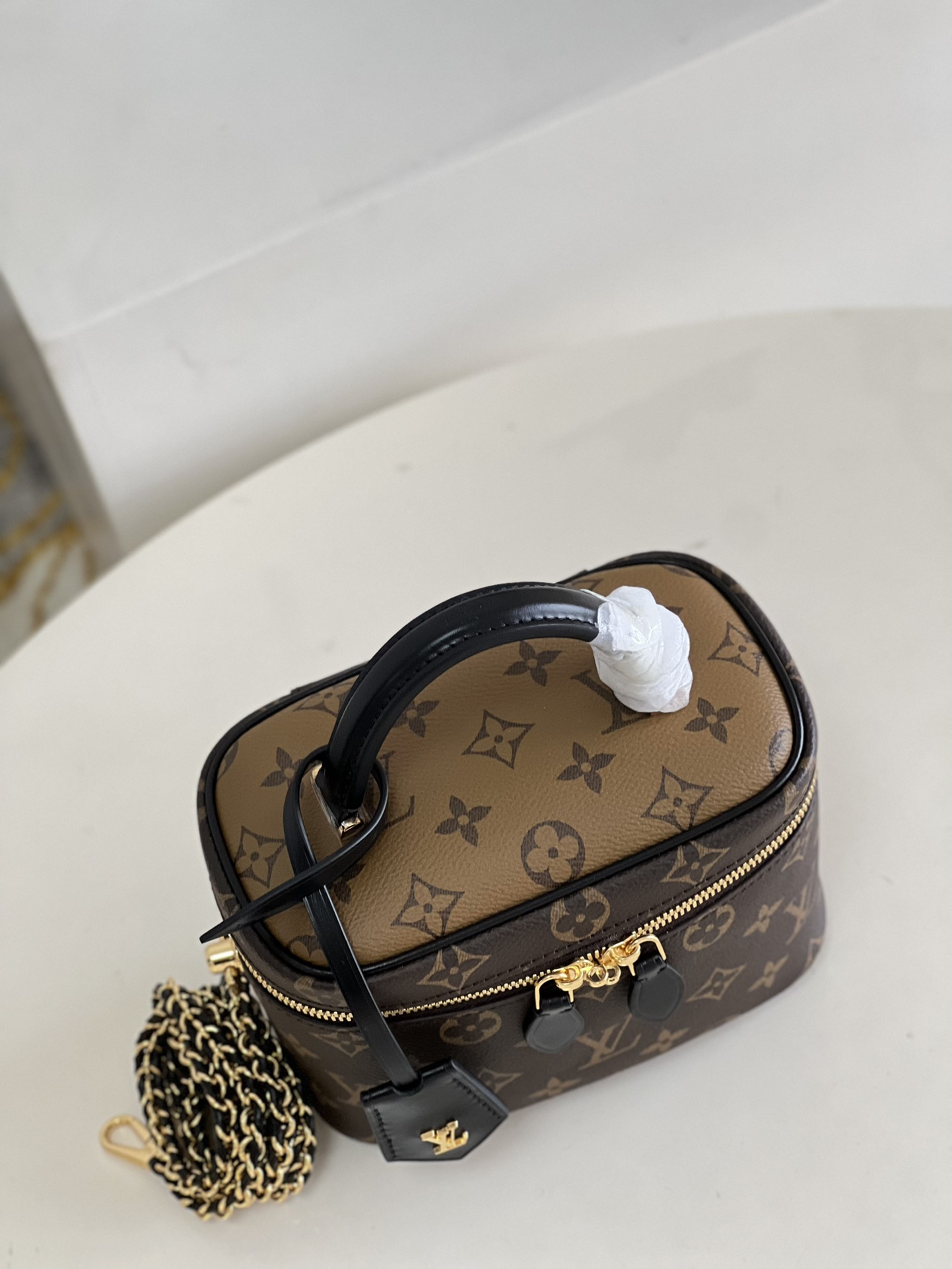 Túi Vanity Chain Pouch
