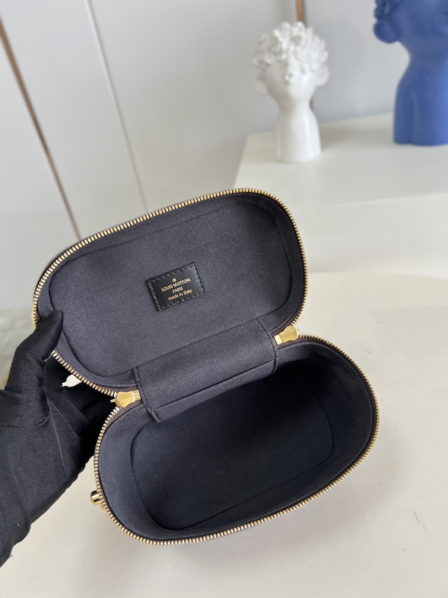 Túi Vanity Chain Pouch