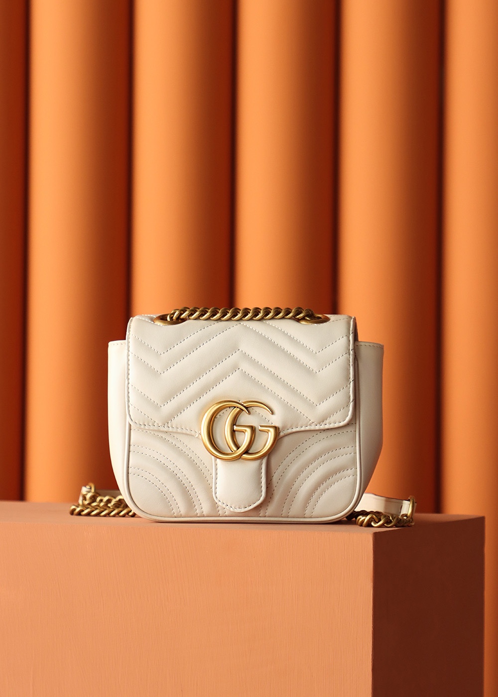 GG Marmont 739682 ( trắng )