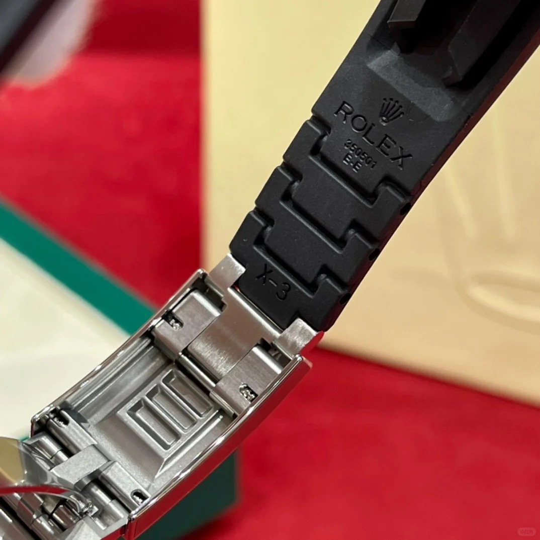 The Oyster Perpetual Yacht-Master 42 is available in 18 ct white gold with a black dial and an Oysterflex bracelet. -m226659-0002