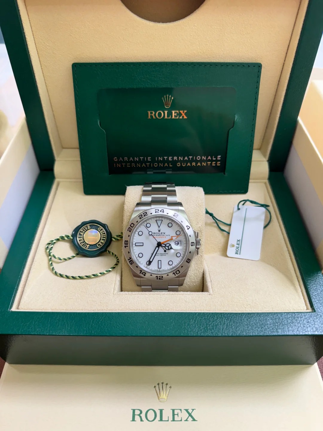 The Oyster Perpetual Explorer II is made of Oyster steel with an Oyster bracelet and a white dial with arrow-shaped 24-hour hands and hour markers coated with Chromalight. -m226570-0001 42mm