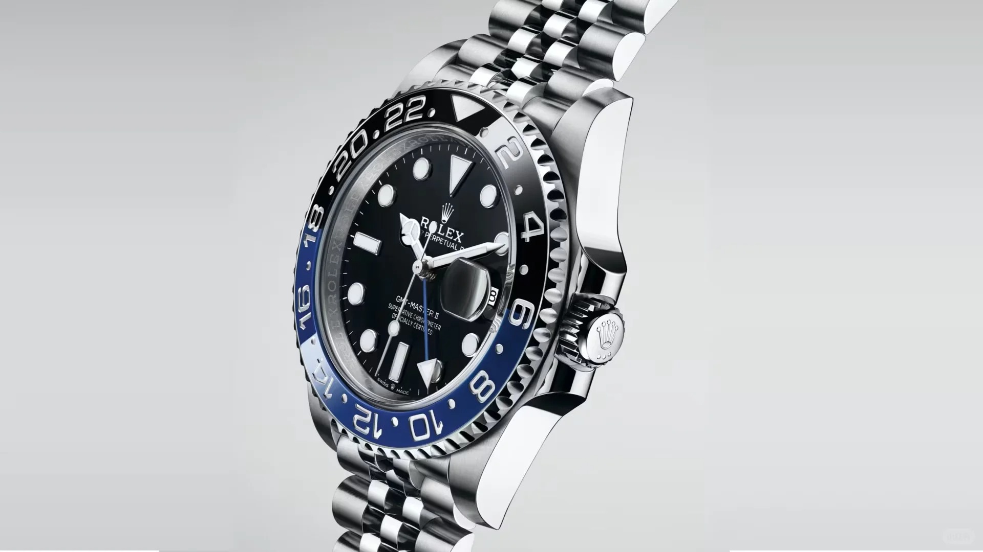 The Oyster Perpetual GMT-Master II is made of Oyster steel with a black dial and an Oyster bracelet. -m126710blnr-0003 40mm