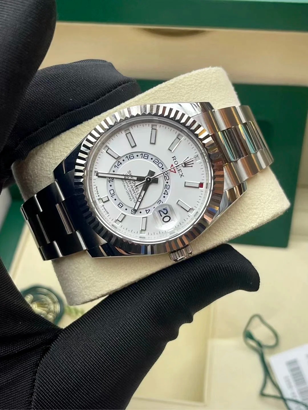 The Oyster Perpetual Sky-Dweller is available in white gold and Oyster steel with a mellow white dial and Oyster bracelet. -m336934-0003 42mm