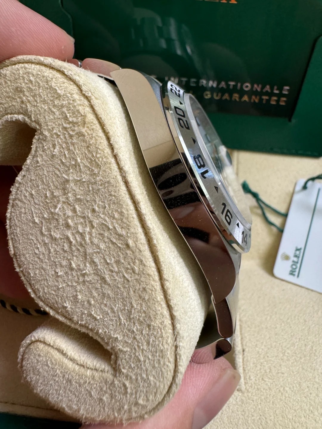 The Oyster Perpetual Explorer II is made of Oyster steel with an Oyster bracelet and a white dial with arrow-shaped 24-hour hands and hour markers coated with Chromalight. -m226570-0001 42mm