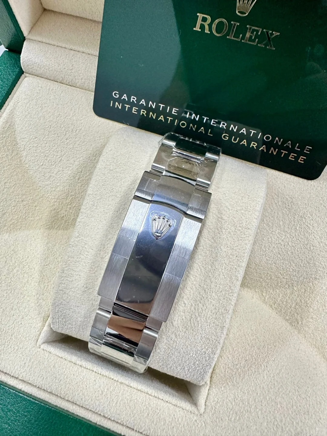 The Oyster Perpetual Sky-Dweller is available in white gold and Oystersteel with a bright blue dial and an Oyster bracelet. -m336934-0005 42mm