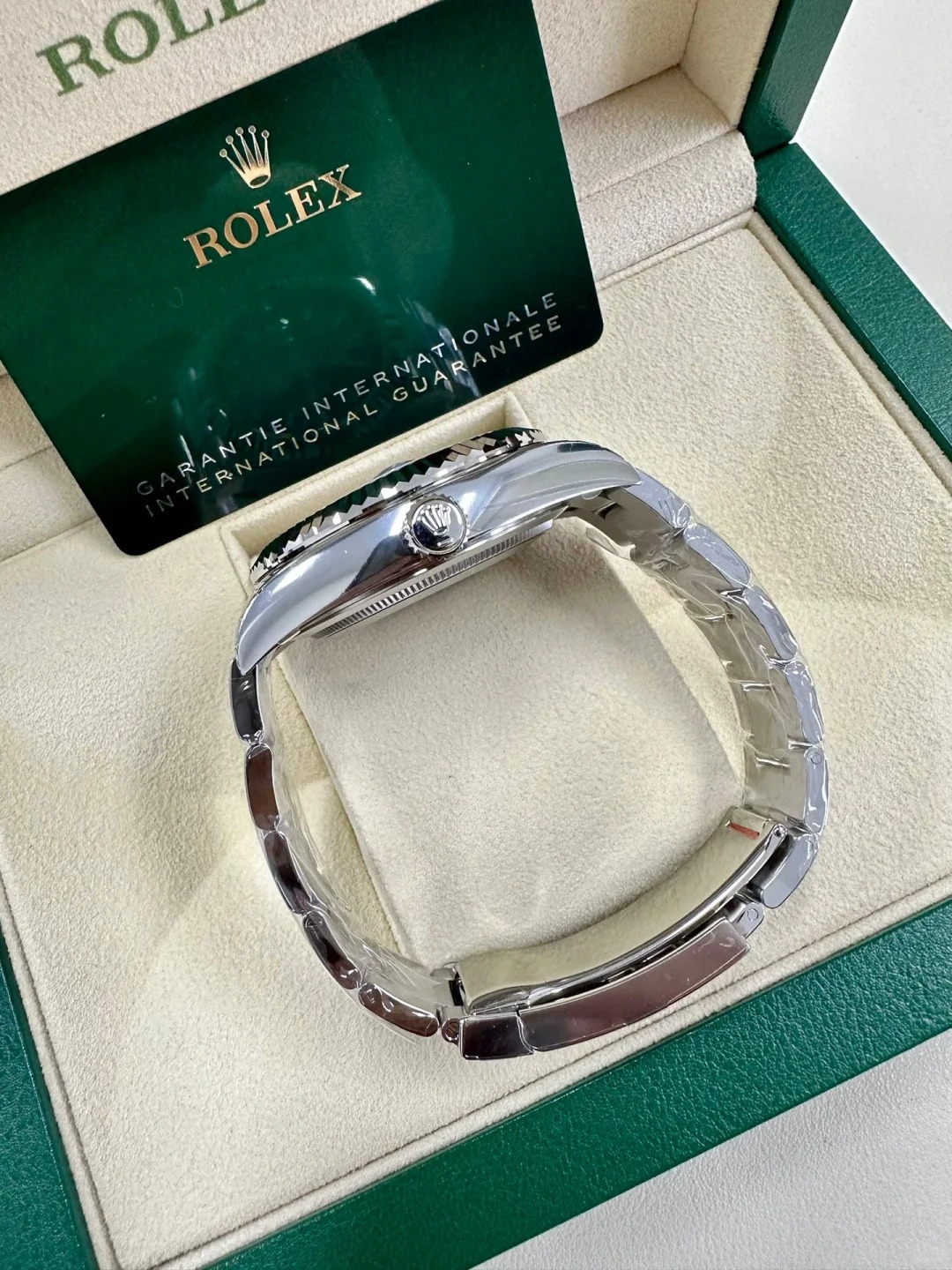 The Oyster Perpetual Sky-Dweller is available in white gold and Oystersteel with a bright blue dial and an Oyster bracelet. -m336934-0005 42mm