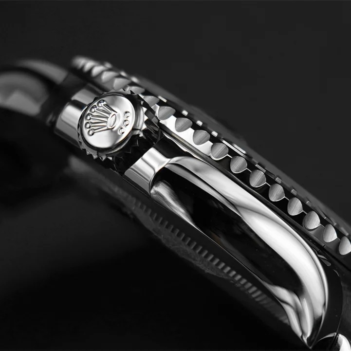 The Oyster Perpetual Yacht-Master 40 in platinum and Oystersteel with an Oyster bracelet. -m126622-0002