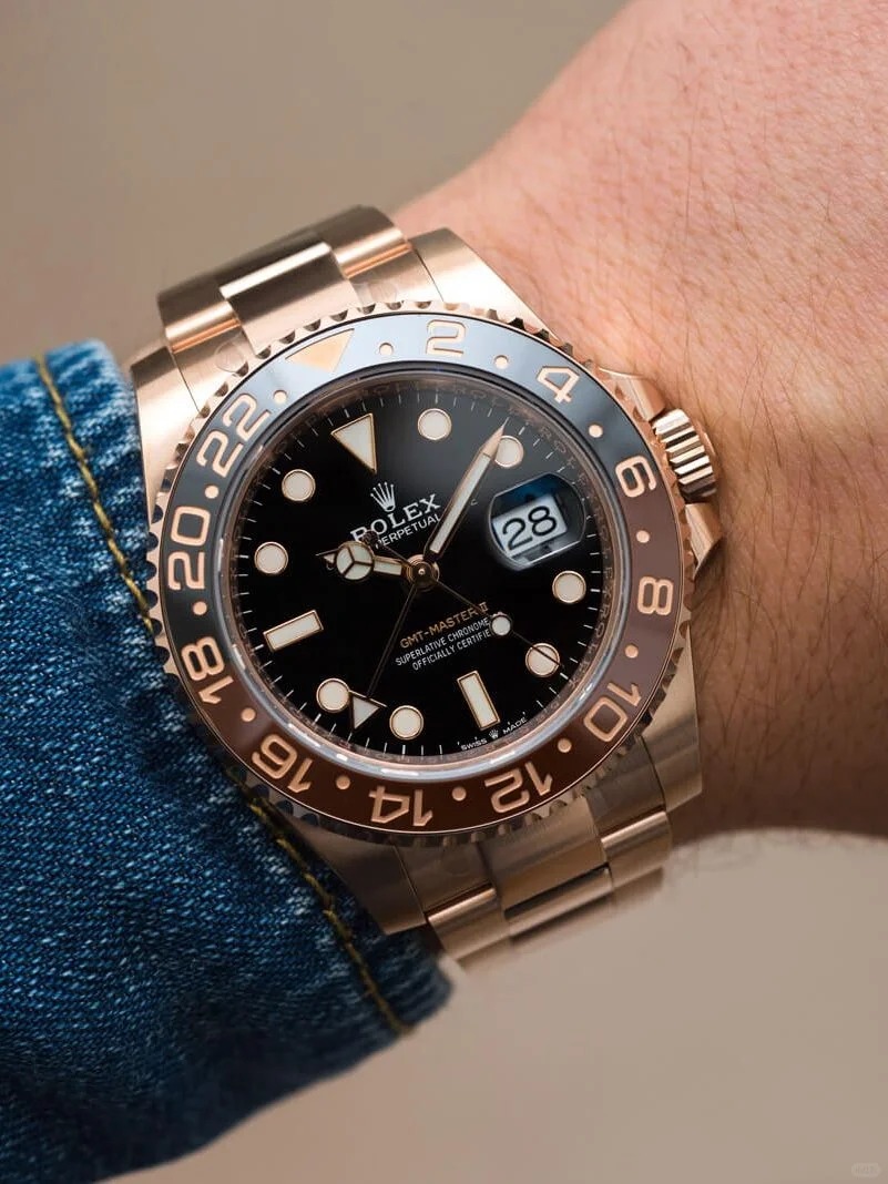 The Oyster Perpetual GMT-Master II in 18K Everose gold with a black dial and Oyster bracelet. -m126715chnr-0001 40mm