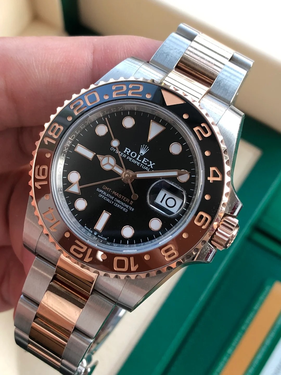 The Oyster Perpetual GMT-Master II is available in Everose gold and Oyster steel with a black dial and Oyster bracelet. -m126711chnr-0002 40mm