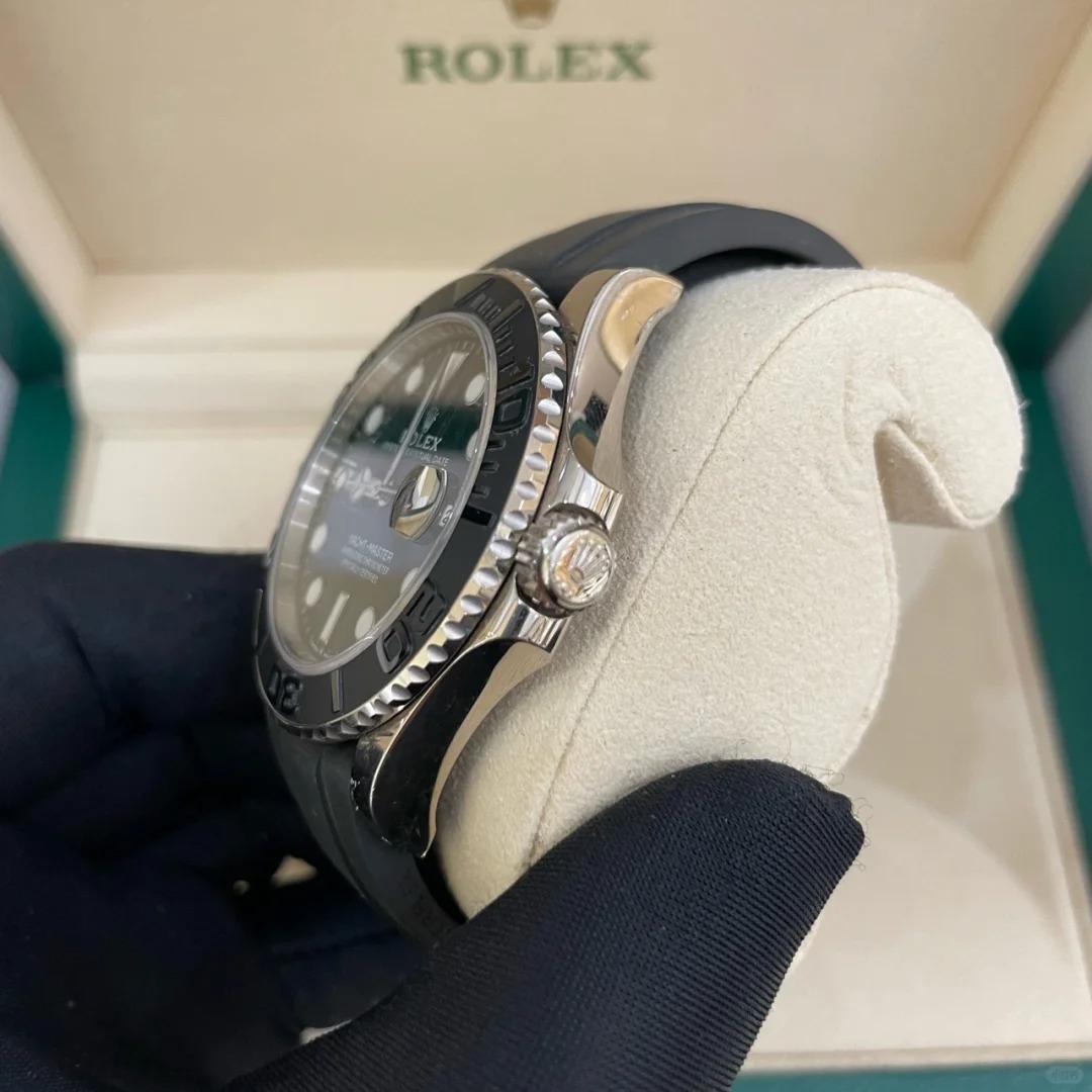 The Oyster Perpetual Yacht-Master 42 is available in 18 ct white gold with a black dial and an Oysterflex bracelet. -m226659-0002