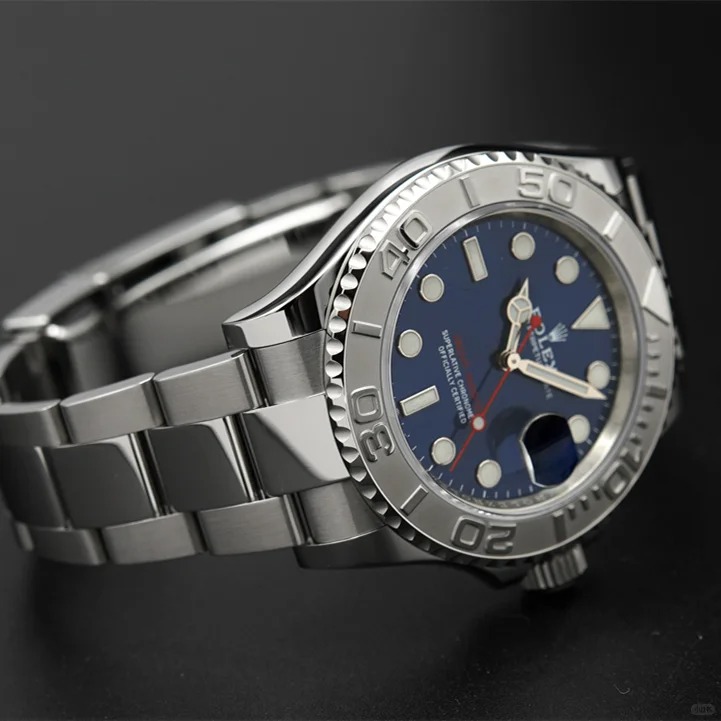 The Oyster Perpetual Yacht-Master 40 in platinum and Oystersteel with an Oyster bracelet. -m126622-0002