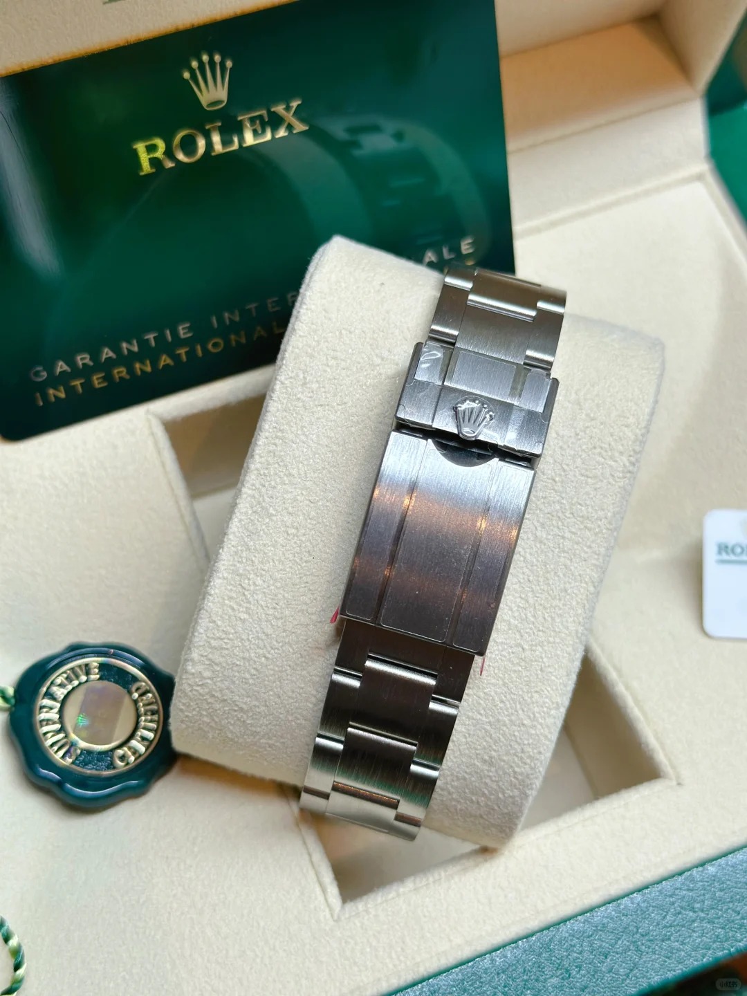 The Oyster Perpetual Yacht-Master 42 RLX Titanium with a mellow black dial and Oyster bracelet. -m226627-0001