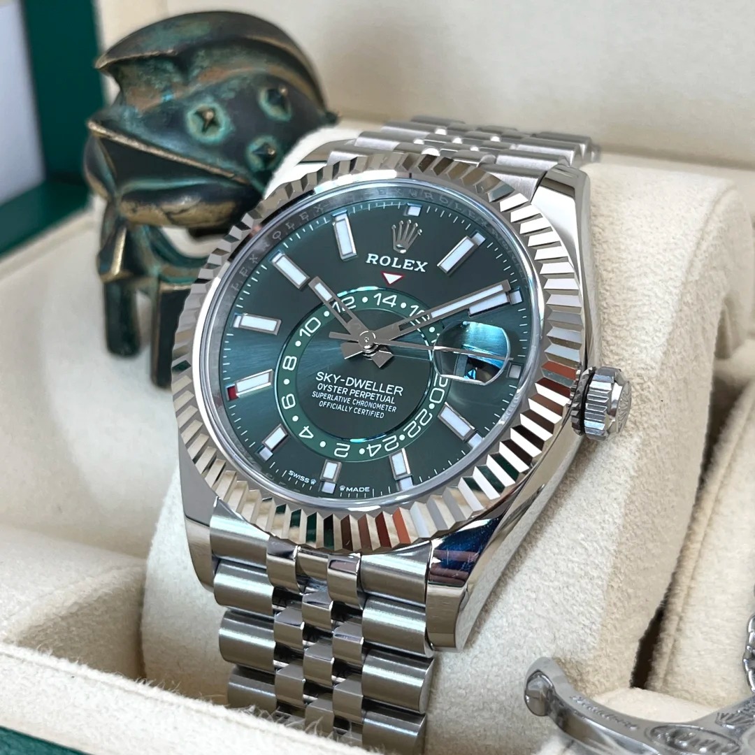 The Oyster Perpetual Sky-Dweller is available in white gold and Oystersteel with a mint green dial and a Jubilee bracelet. -m336934-0002 42mm