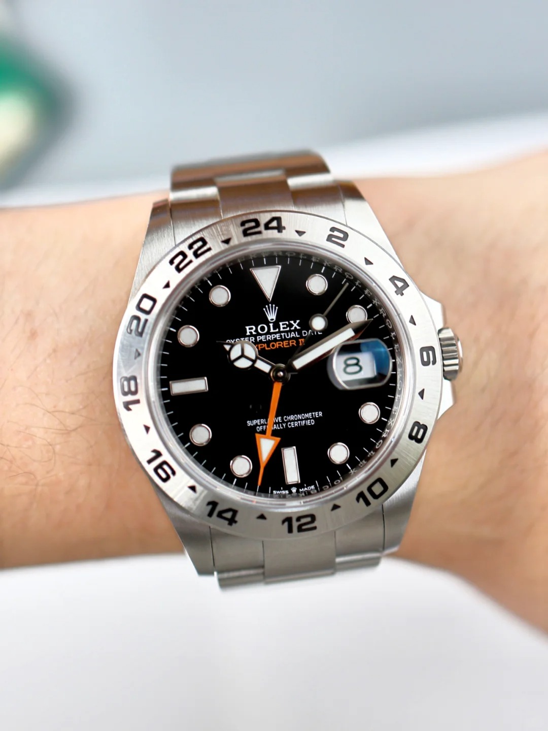 The Oyster Perpetual Explorer II is made of Oyster steel with an Oyster bracelet and a black dial with arrow-shaped 24-hour hands and hour markers coated with Chromalight. -m226570-0002 42mm