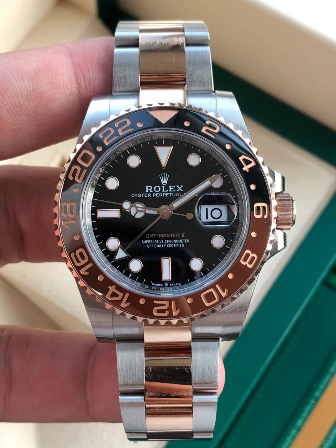 The Oyster Perpetual GMT-Master II is available in Everose gold and Oyster steel with a black dial and Oyster bracelet. -m126711chnr-0002 40mm