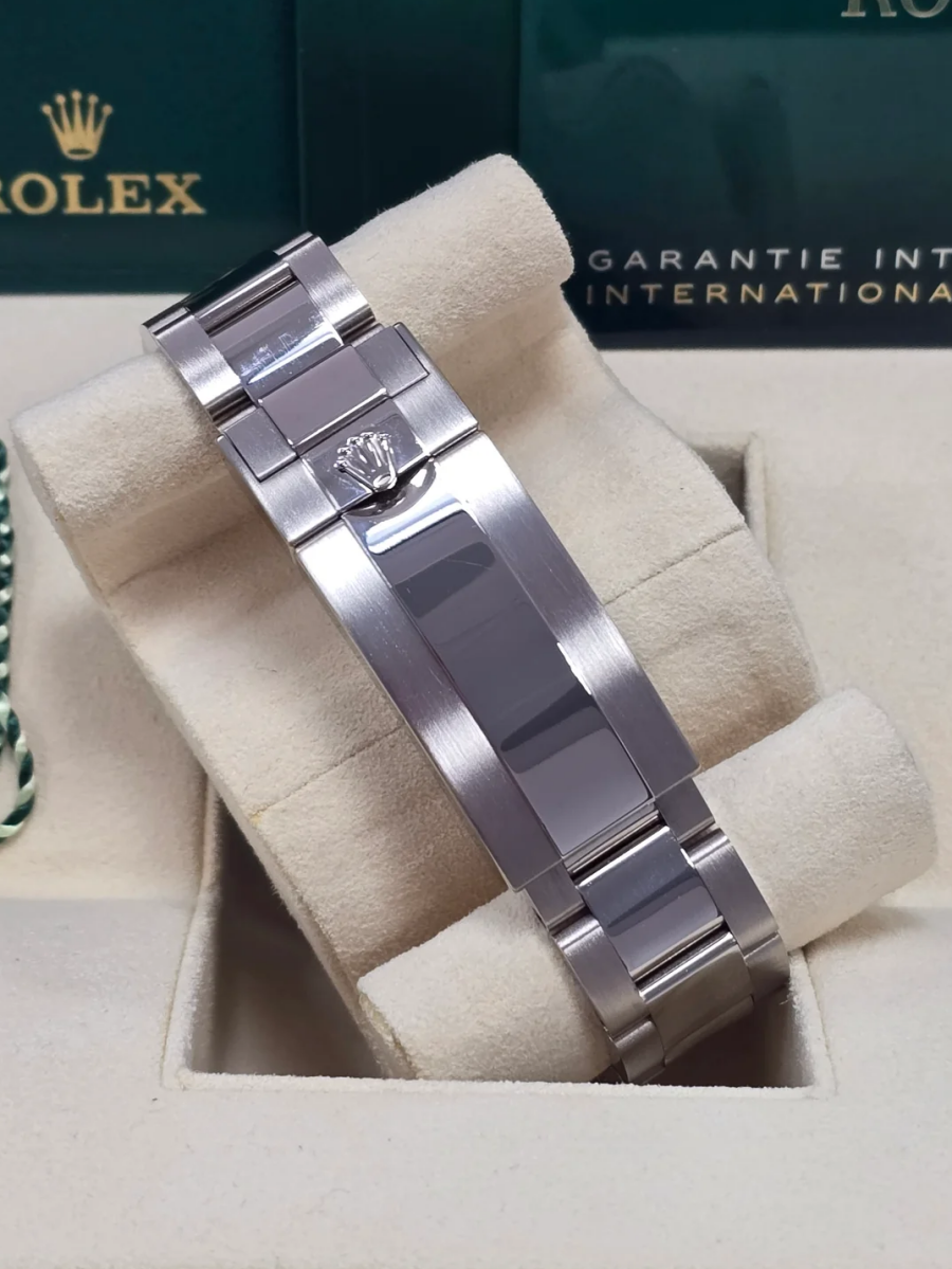 【Super Clone】Rolex White Gold Submariner Date Watch - The Blueberry - Blue Bezel - Black Dial (Ref # 126619LB)