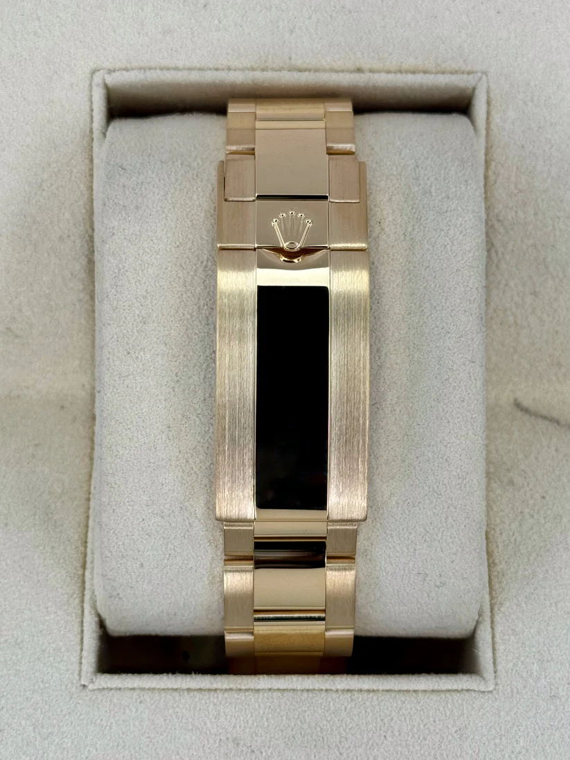 【Super Clone】Rolex Submariner 41mm Yellow Gold Black Dial Black Bezel - 126618LN