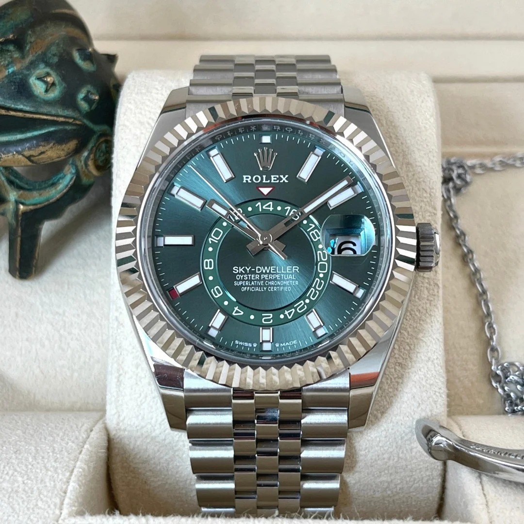 The Oyster Perpetual Sky-Dweller is available in white gold and Oystersteel with a mint green dial and a Jubilee bracelet. -m336934-0002 42mm