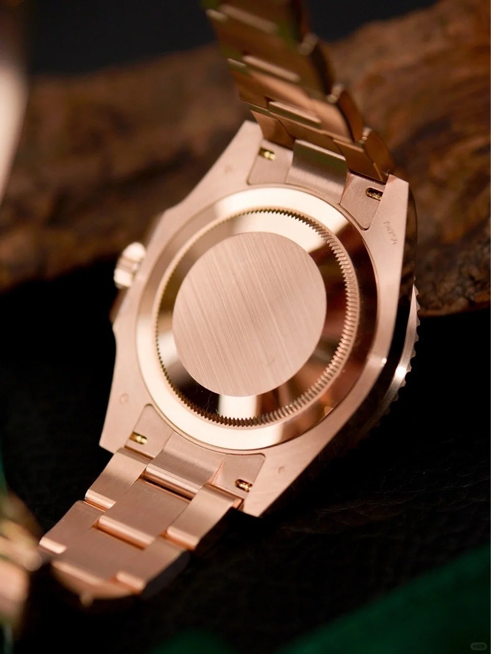 The Oyster Perpetual GMT-Master II in 18K Everose gold with a black dial and Oyster bracelet. -m126715chnr-0001 40mm