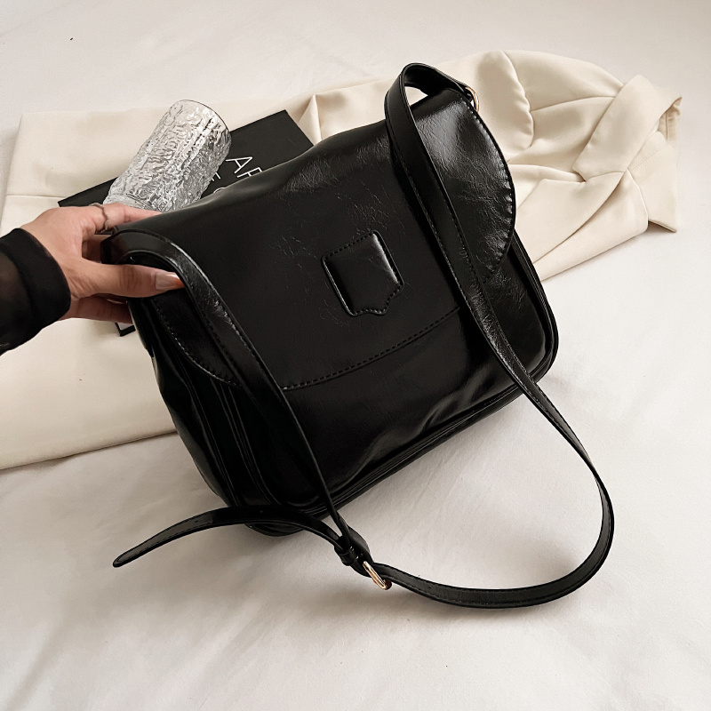 2022 Autumn And Winter New Fashion Retro Commuter Tote Bag Messenger Bag