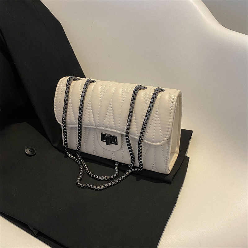 Quilted Chain Shoulder Bag, Fashion Turn Lock Crossbody Bag, Fashion PU Leather Square Flap Purse (8.1*5.4*2.7) Inch