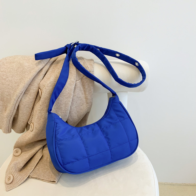 2022 New Autumn Fashion Handheld Cotton Clothes Bag Mesh Red Diamond Single Shoulder Underarm Bag